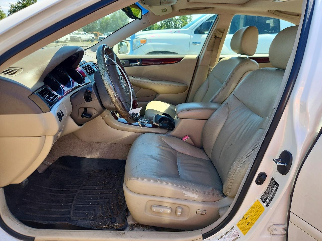 2004 Lexus Es 330 White vin: JTHBA30G445017184