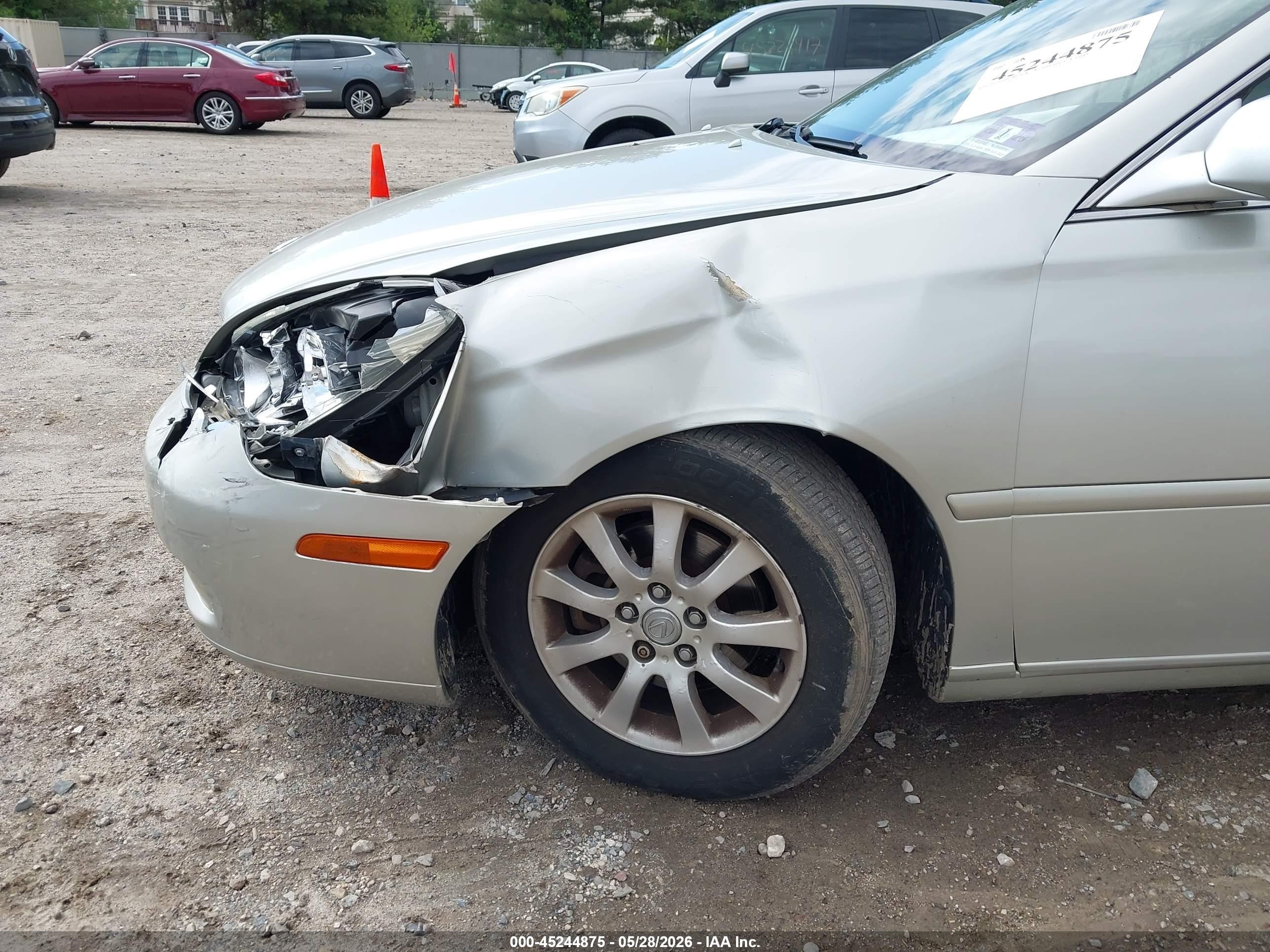 2004 Lexus Es 330   Серебряный vin: JTHBA30G445025558