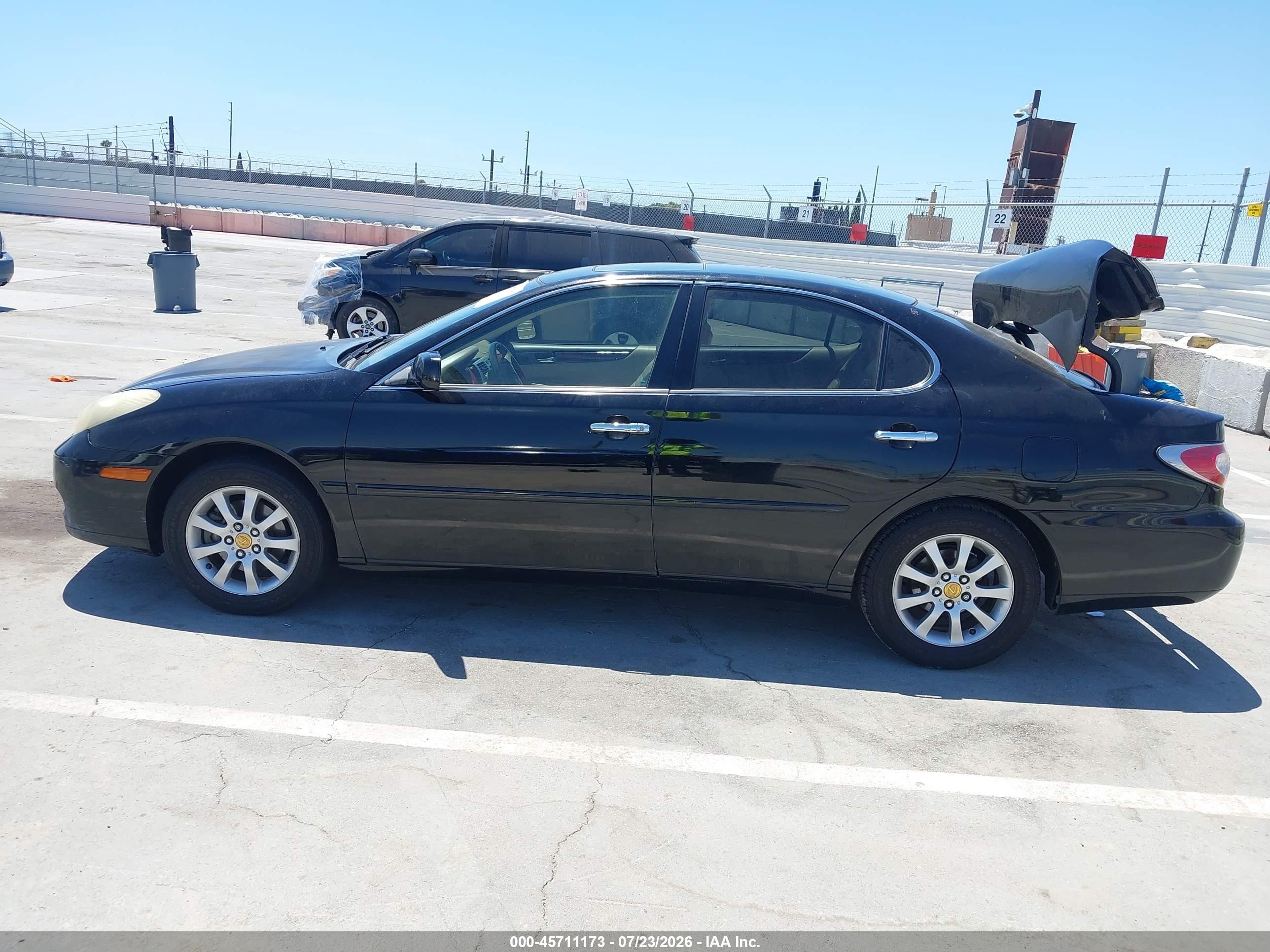 2004 Lexus Es 330 Black vin: JTHBA30G445048676