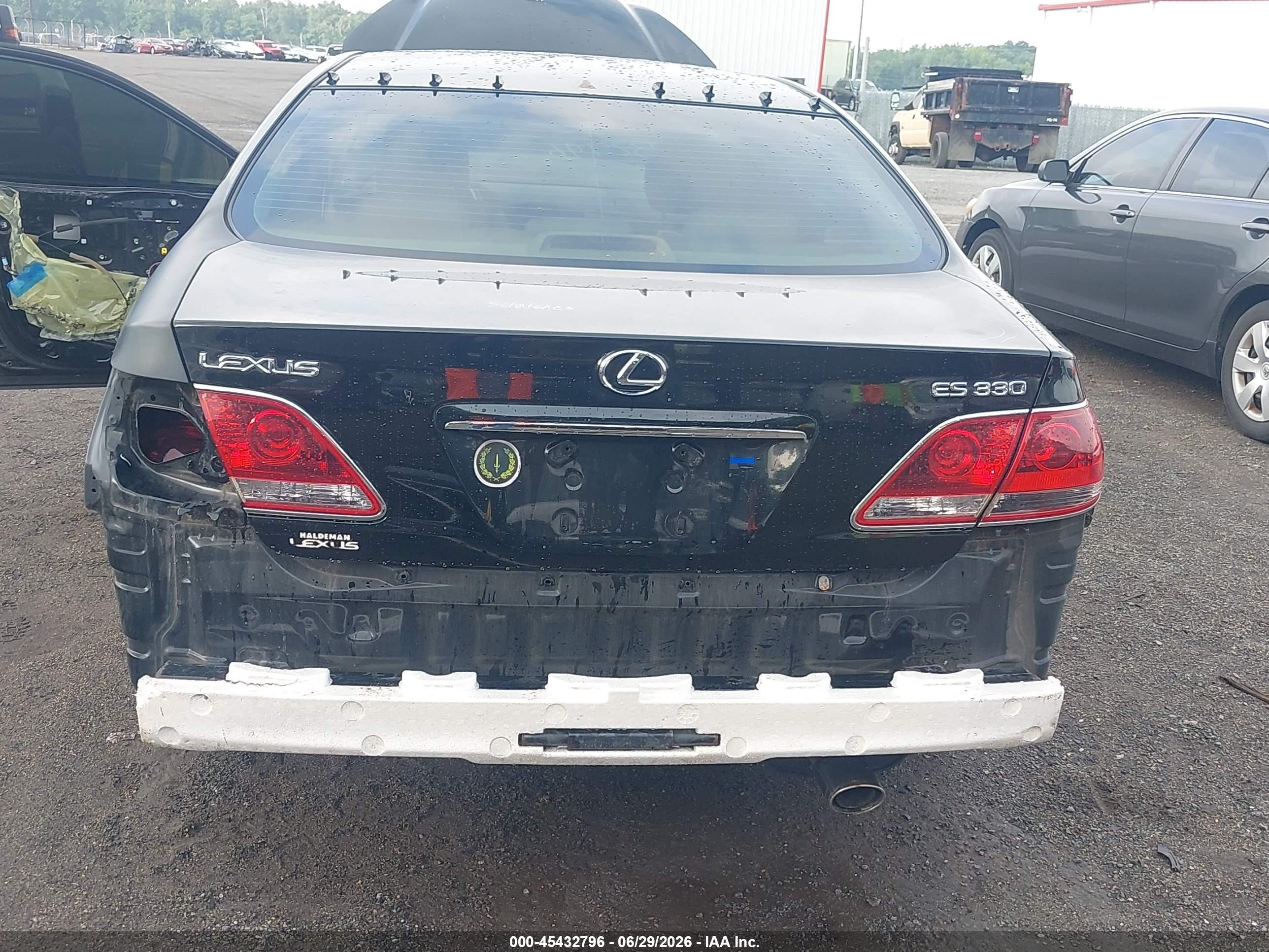 2005 Lexus Es 330   Black vin: JTHBA30G455073501