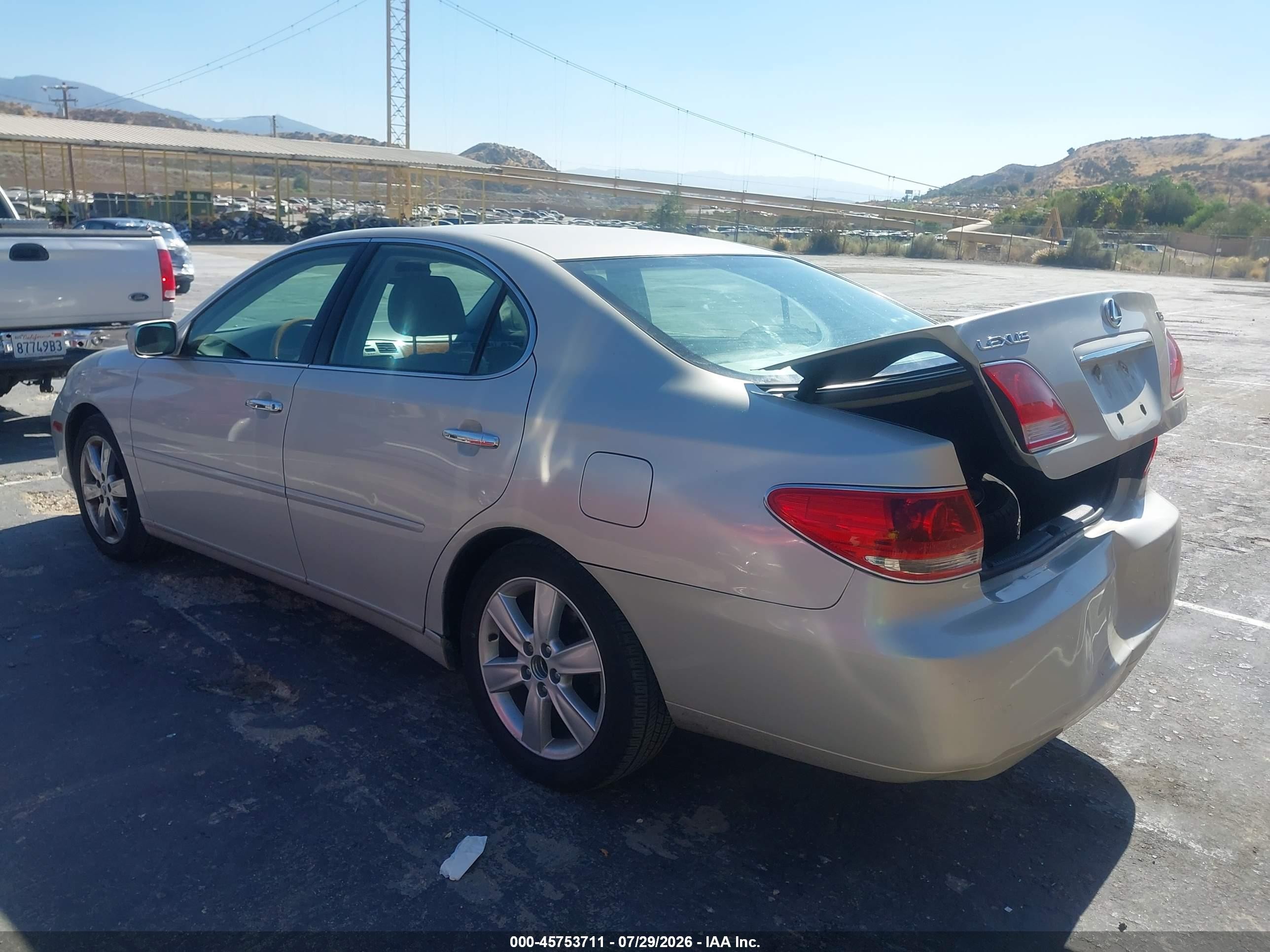 2005 Lexus Es 330   Silver vin: JTHBA30G455074406