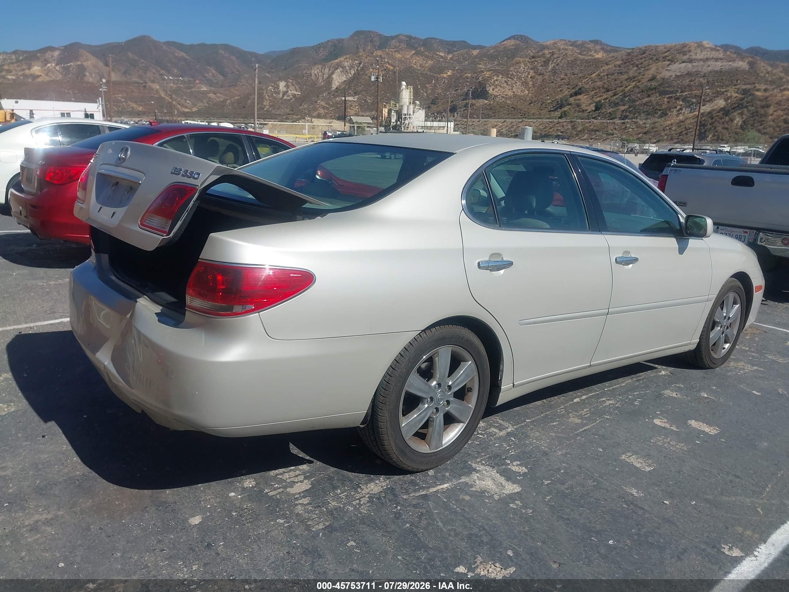 2005 Lexus Es 330   Silver vin: JTHBA30G455074406