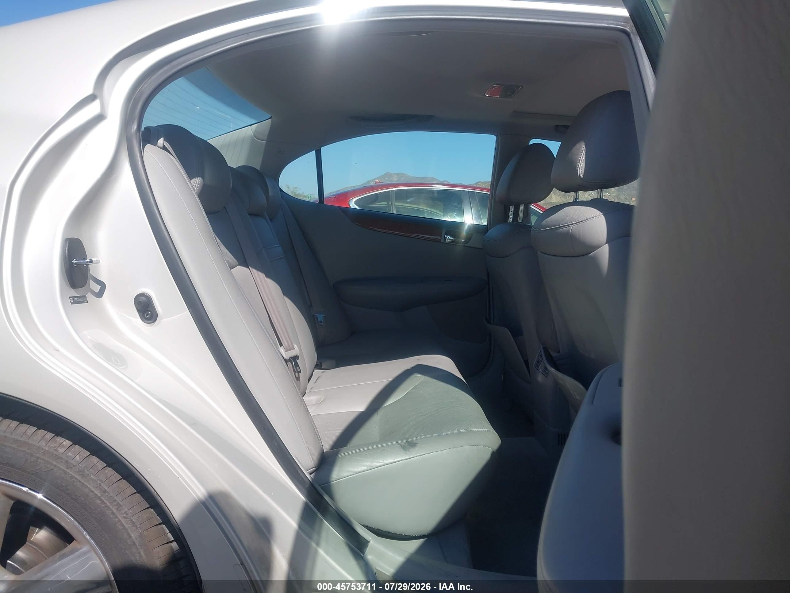2005 Lexus Es 330   Silver vin: JTHBA30G455074406