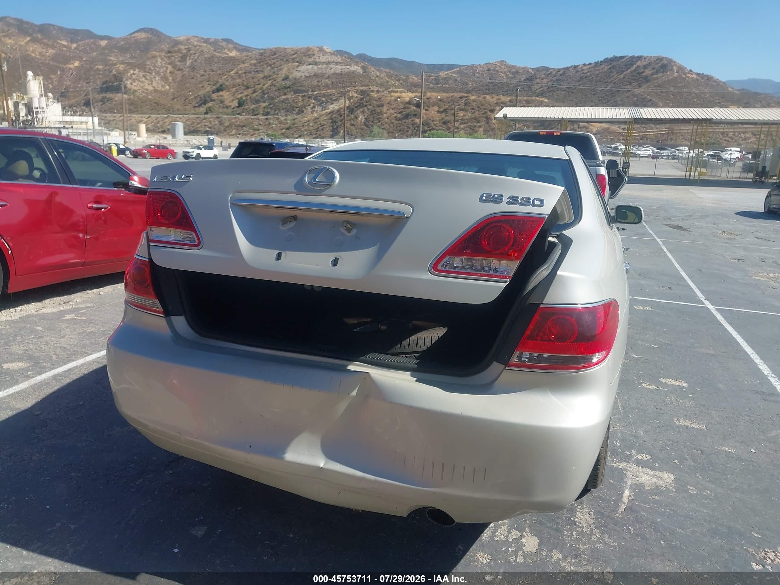 2005 Lexus Es 330   Silver vin: JTHBA30G455074406