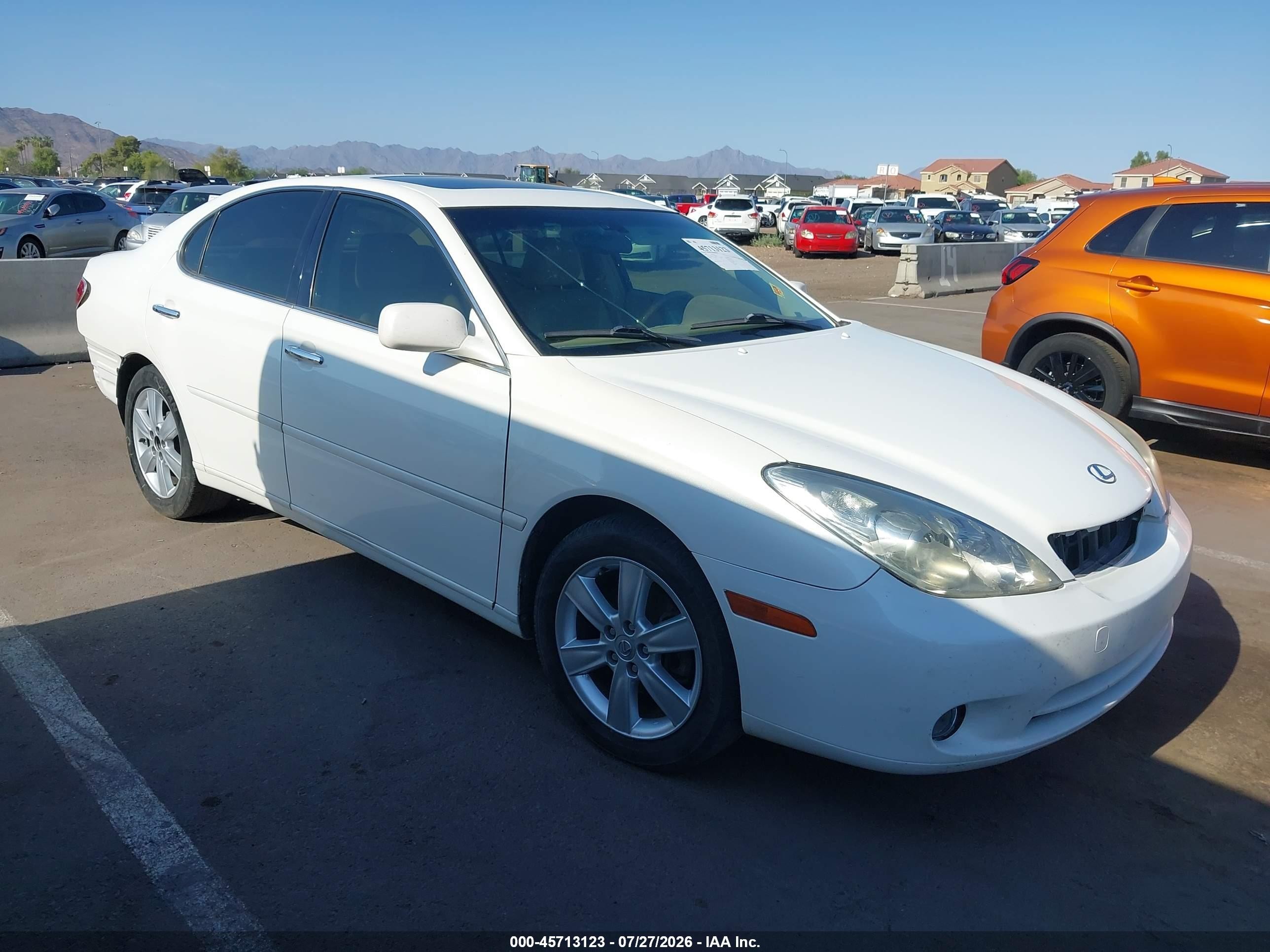 2005 Lexus Es 330   White vin: JTHBA30G455089231