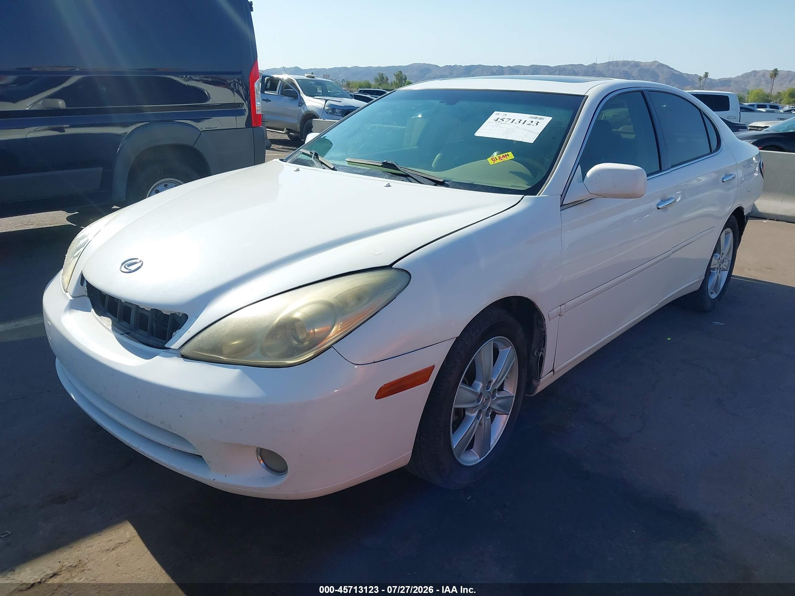2005 Lexus Es 330   White vin: JTHBA30G455089231