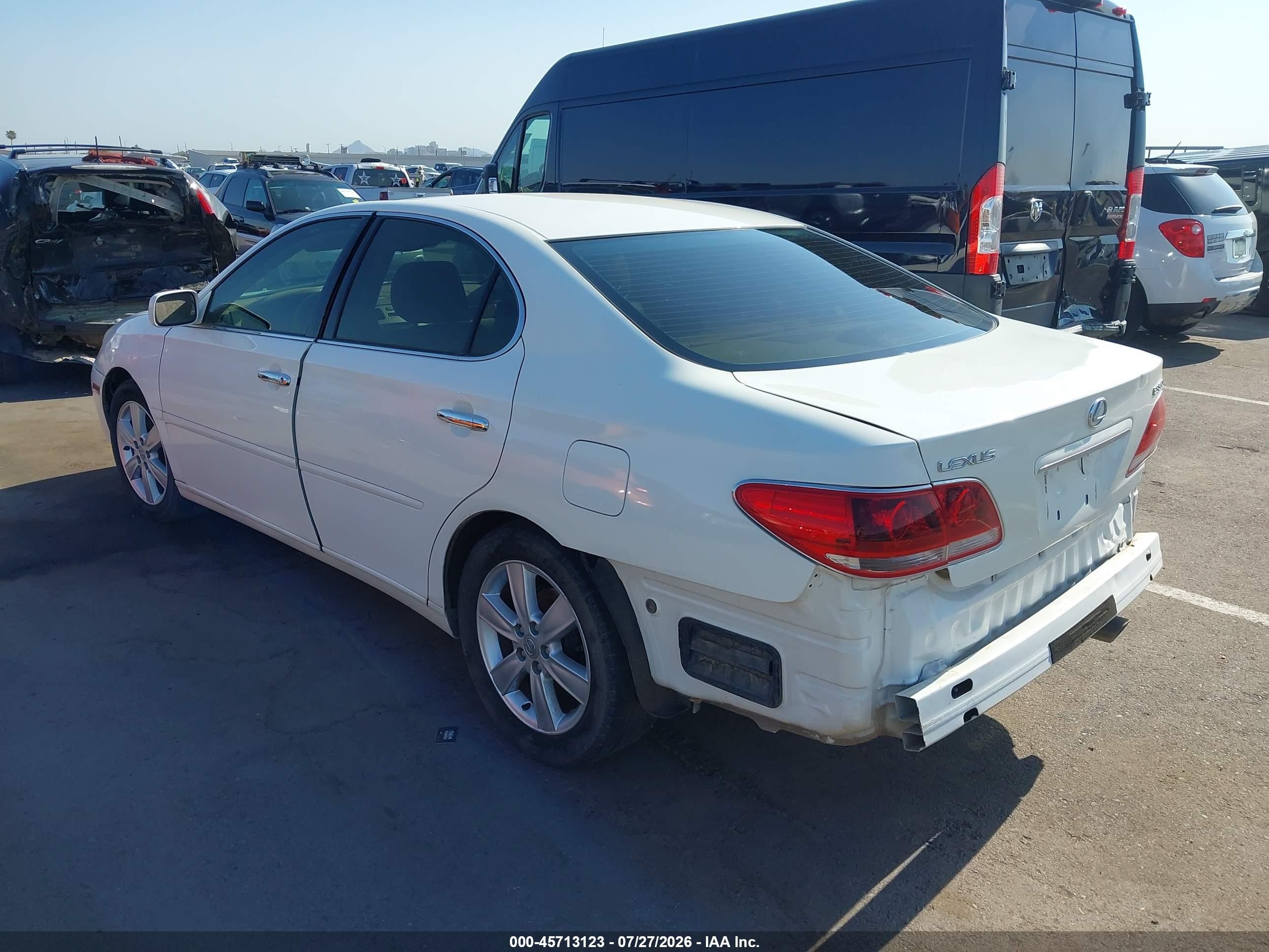 2005 Lexus Es 330   White vin: JTHBA30G455089231