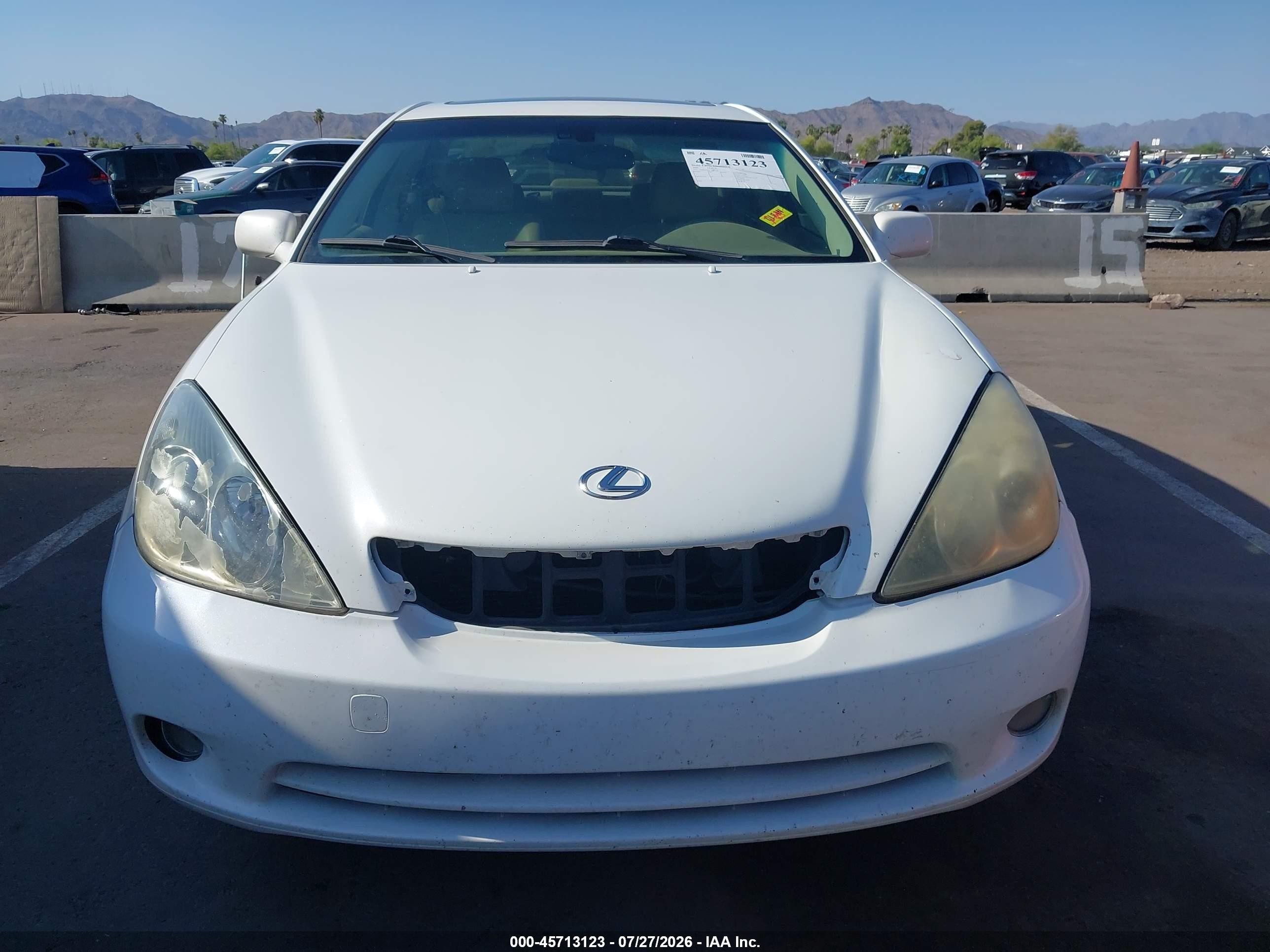 2005 Lexus Es 330   White vin: JTHBA30G455089231