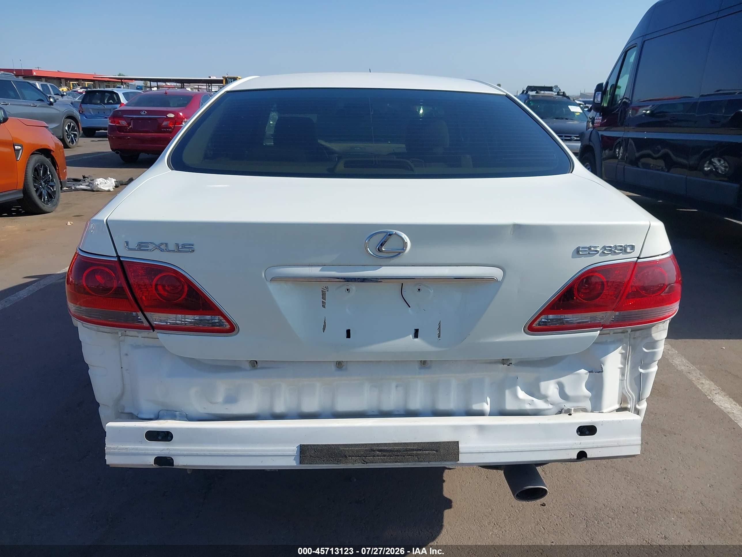 2005 Lexus Es 330   White vin: JTHBA30G455089231
