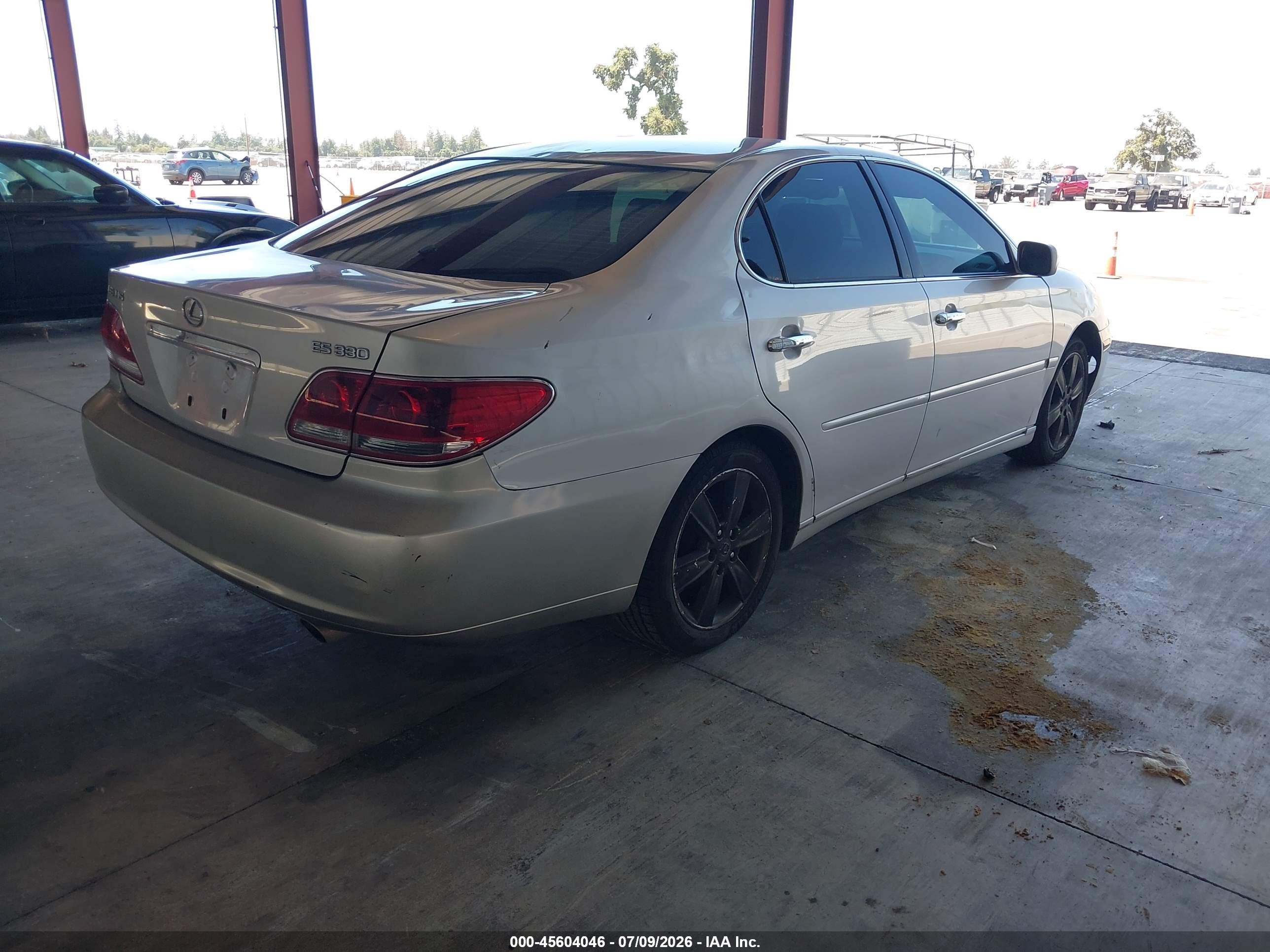 2005 Lexus Es 330   Silver vin: JTHBA30G455118100