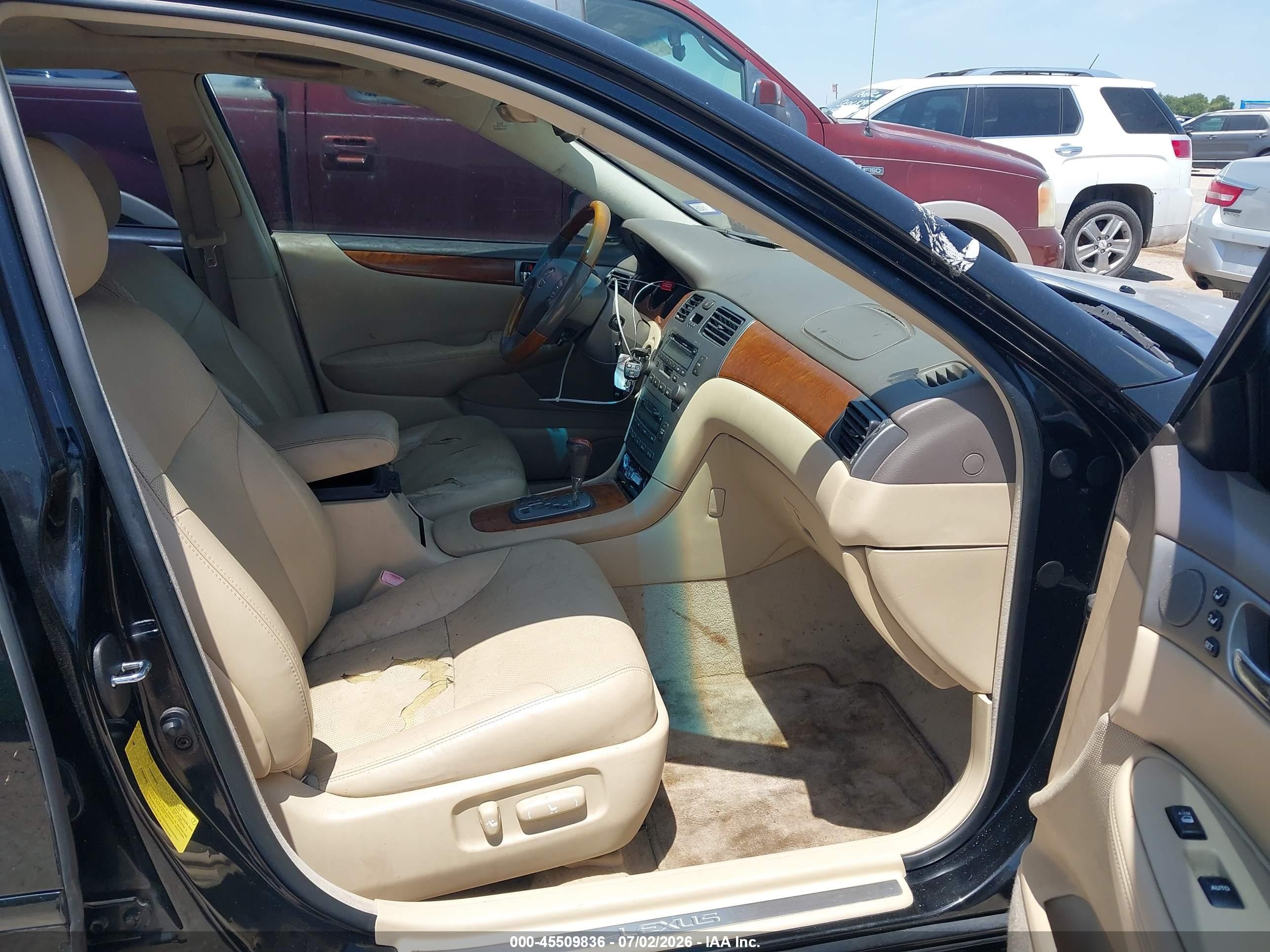 2005 Lexus Es 330   Black vin: JTHBA30G455131073