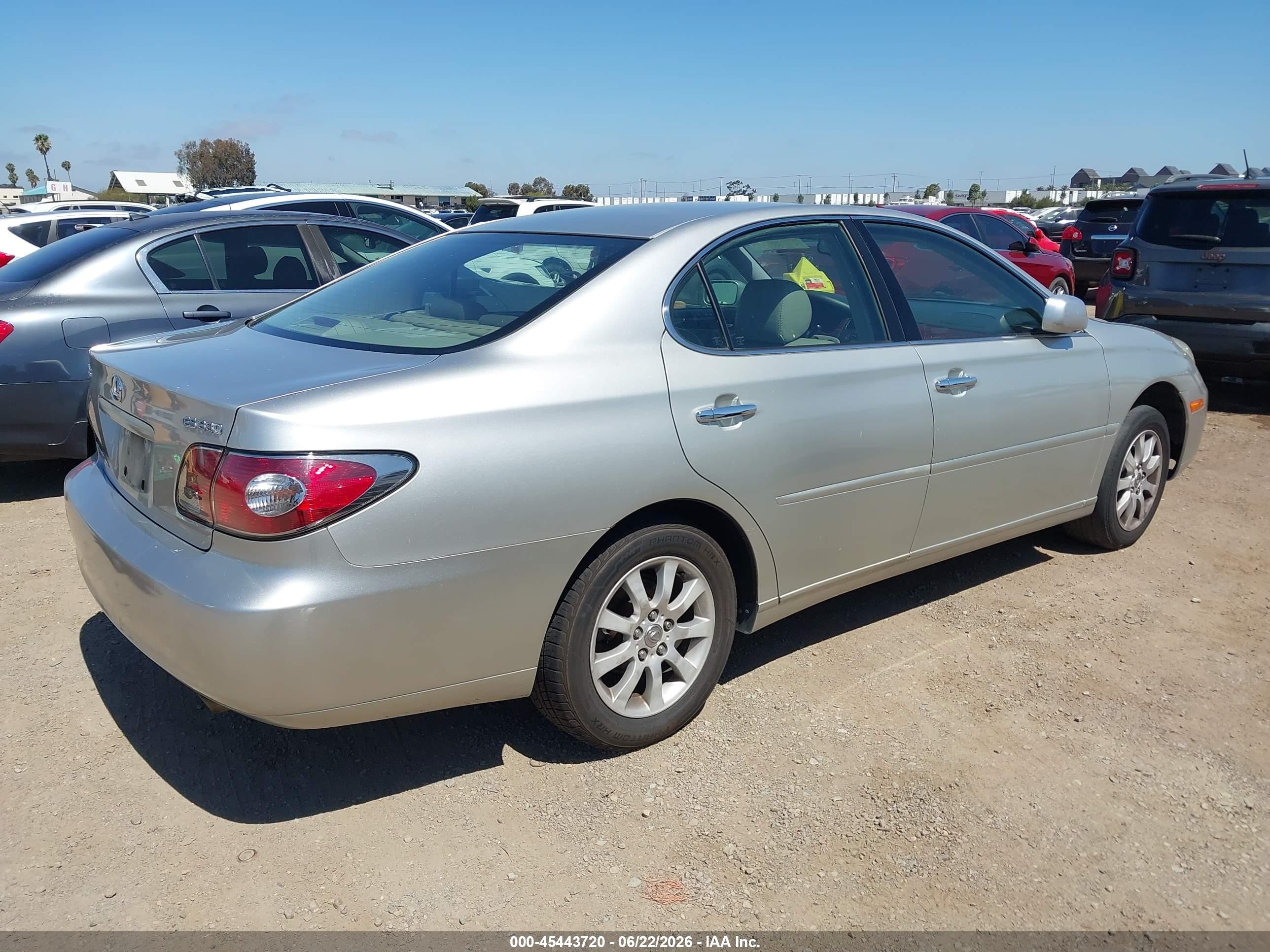 2004 Lexus Es 330   Silver vin: JTHBA30G540008605