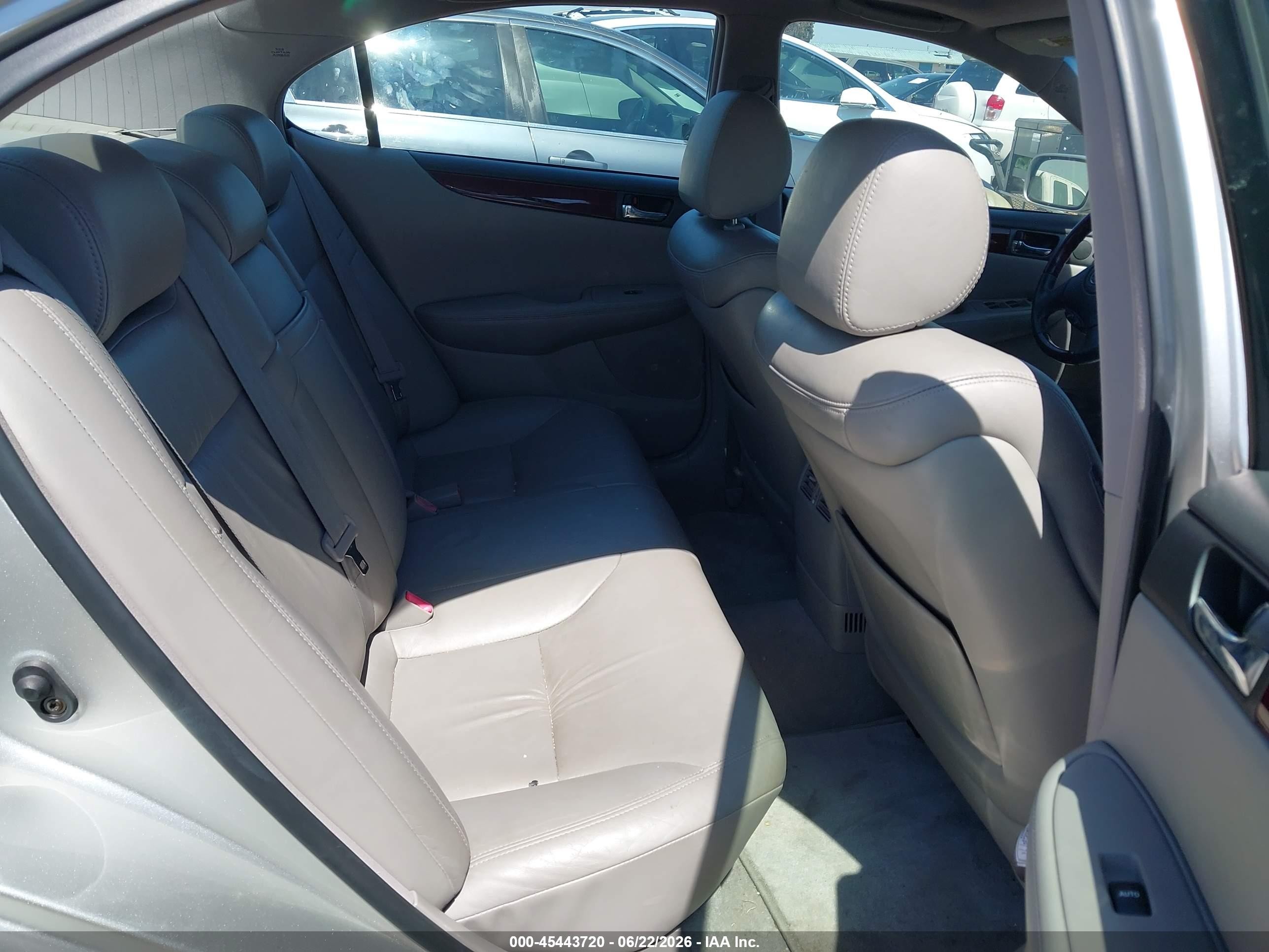 2004 Lexus Es 330   Silver vin: JTHBA30G540008605