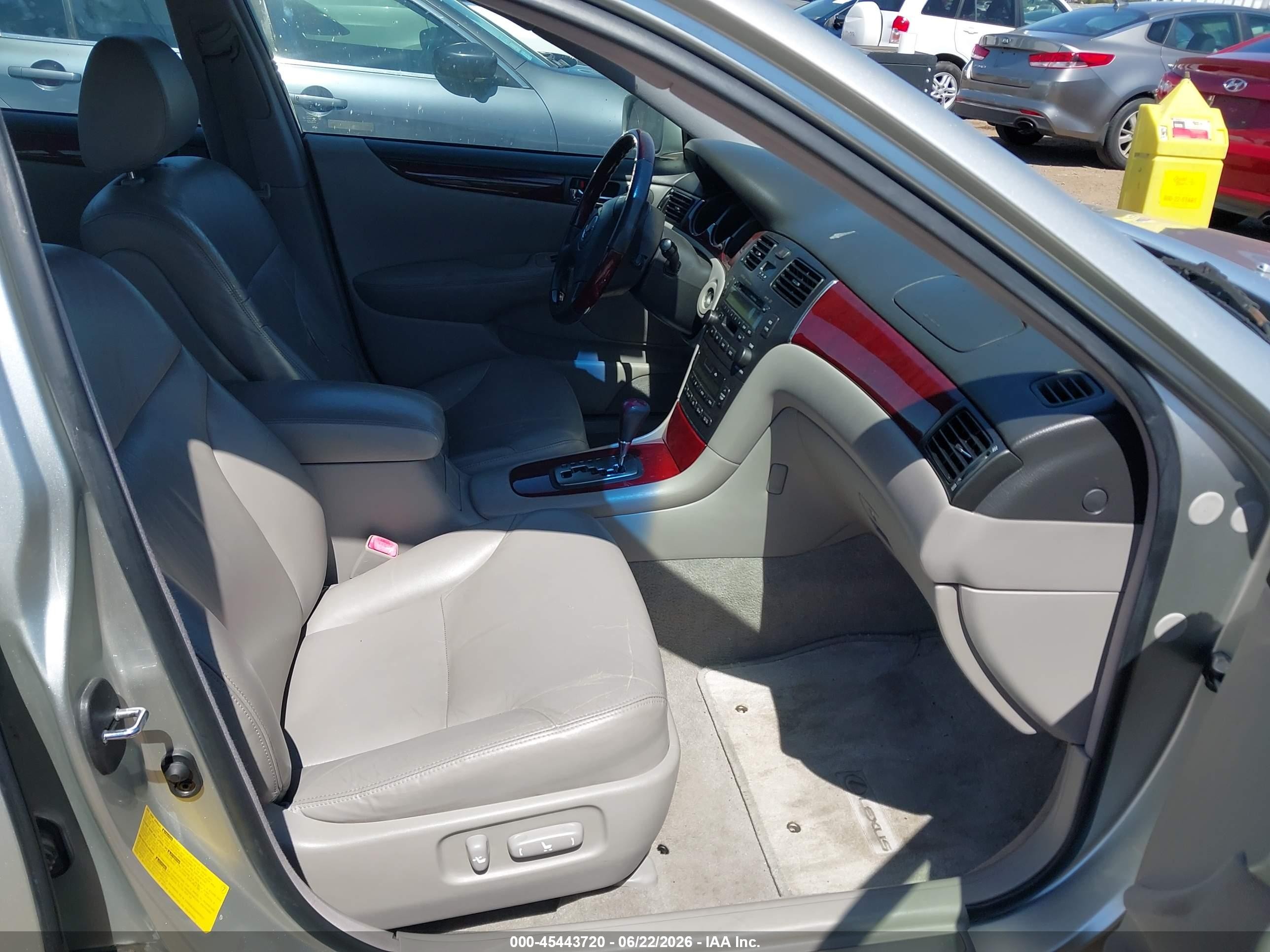 2004 Lexus Es 330   Silver vin: JTHBA30G540008605