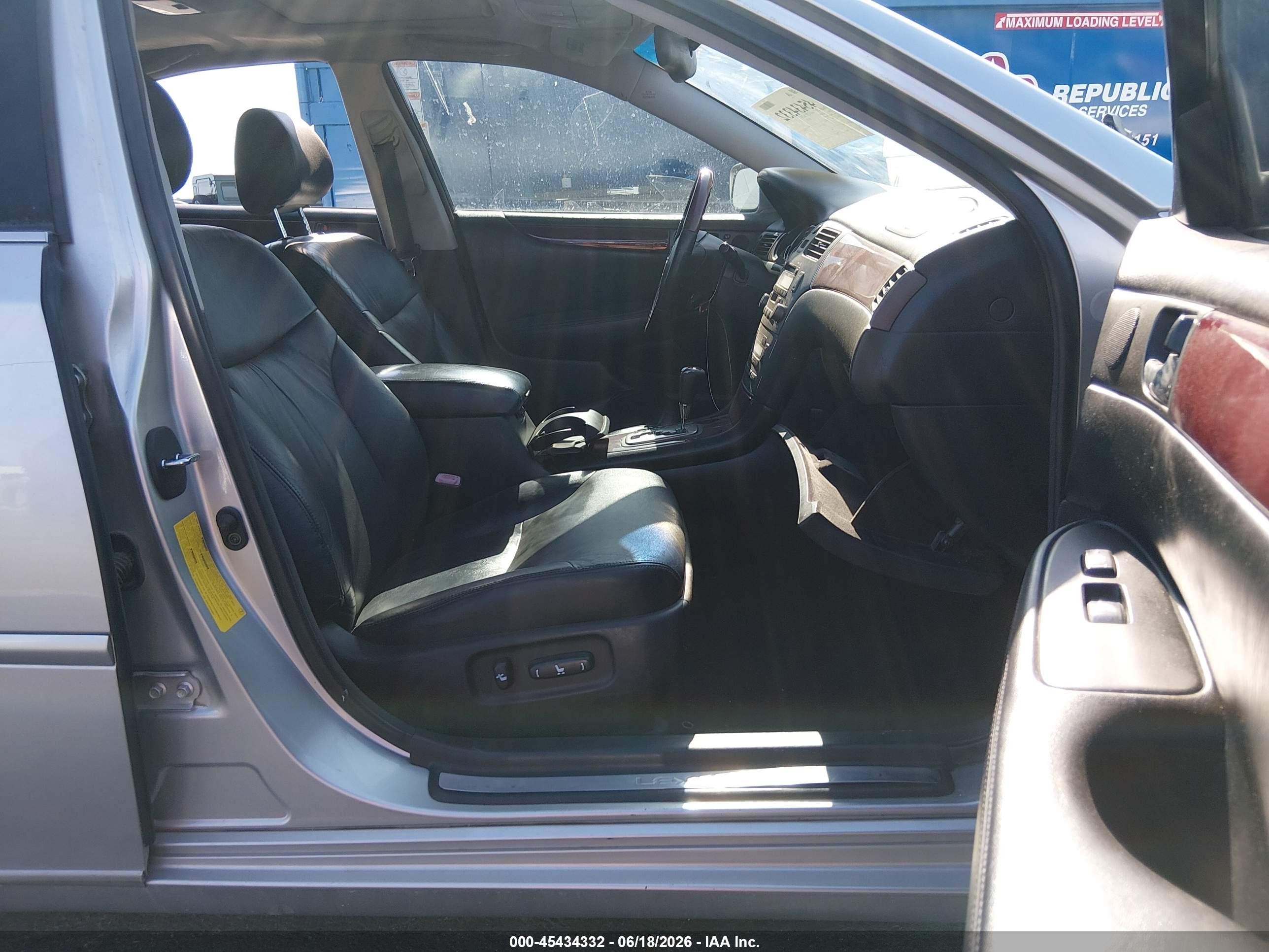 2004 Lexus Es 330   Silver vin: JTHBA30G540008622