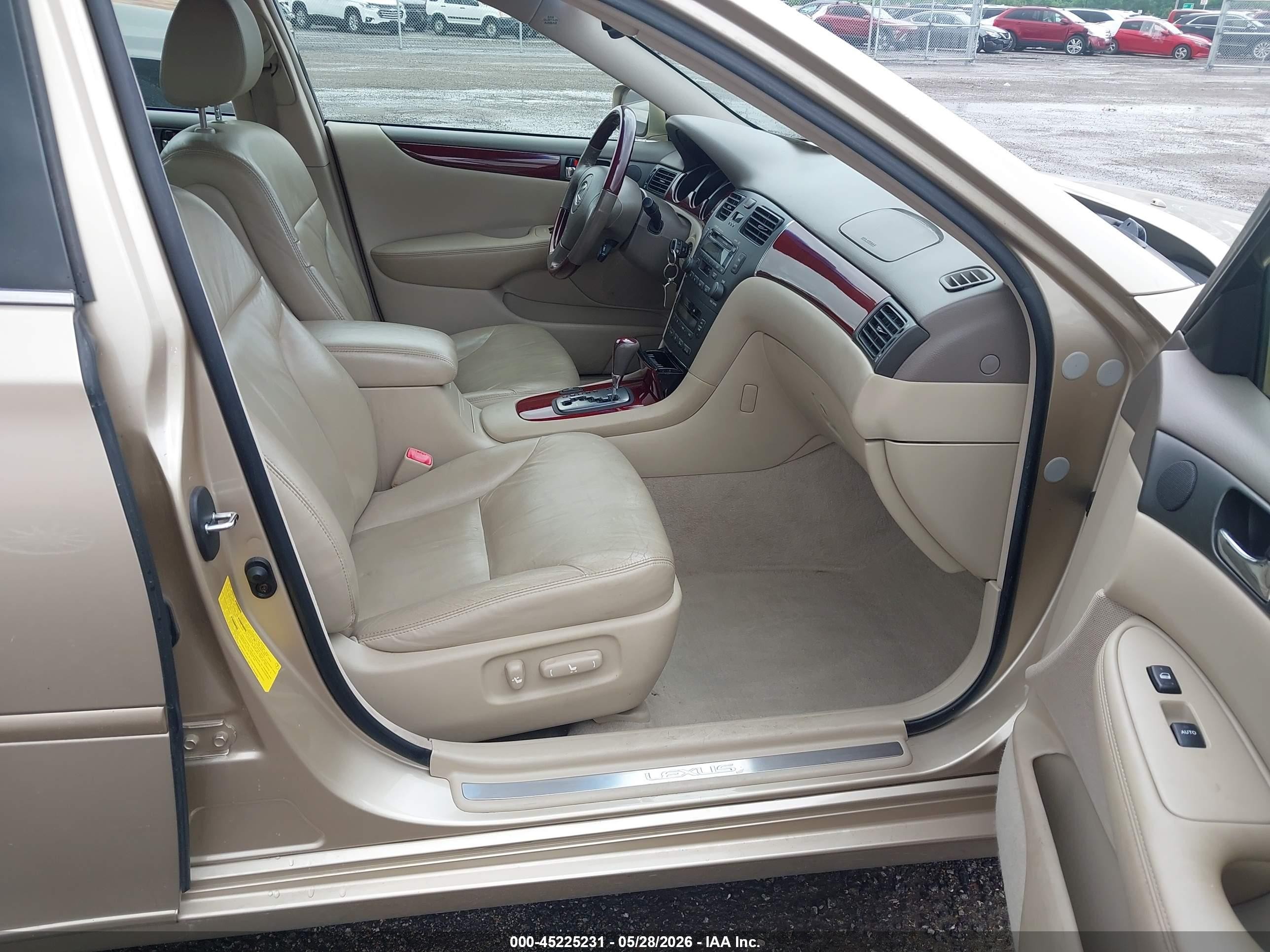 2004 Lexus Es 330 Cream vin: JTHBA30G545038495