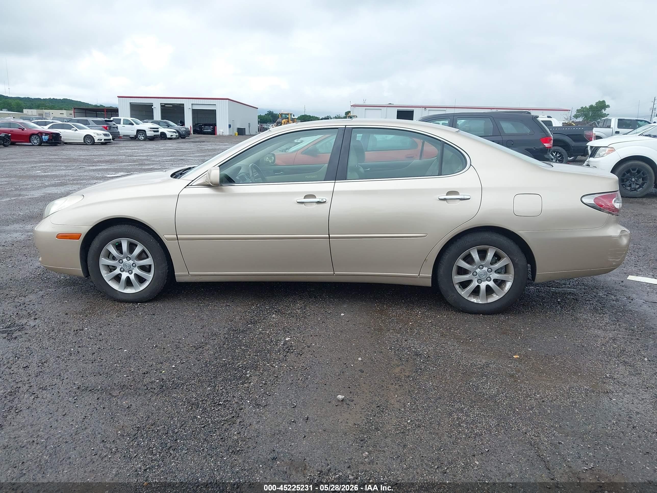 2004 Lexus Es 330 Cream vin: JTHBA30G545038495