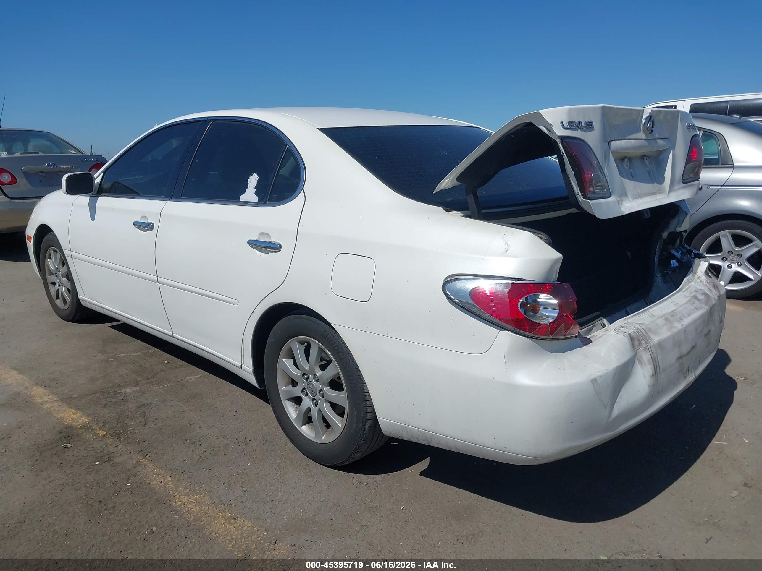 2004 Lexus Es 330   White vin: JTHBA30G545042630