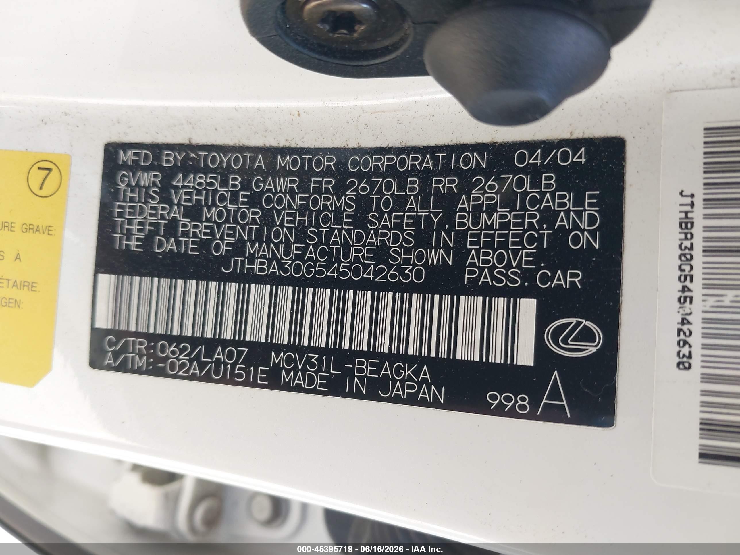 2004 Lexus Es 330   White vin: JTHBA30G545042630