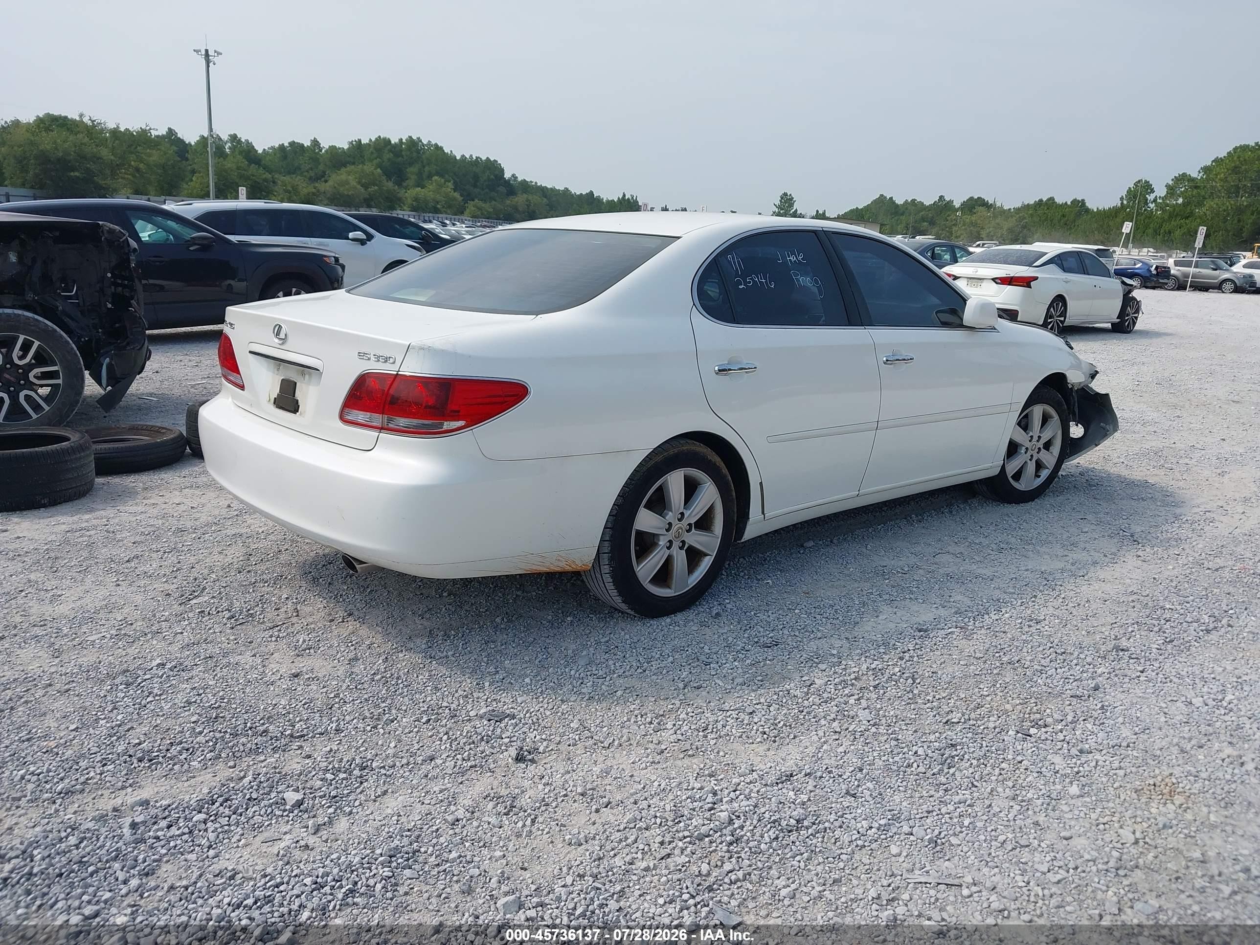 2005 Lexus Es 330   White vin: JTHBA30G555061454