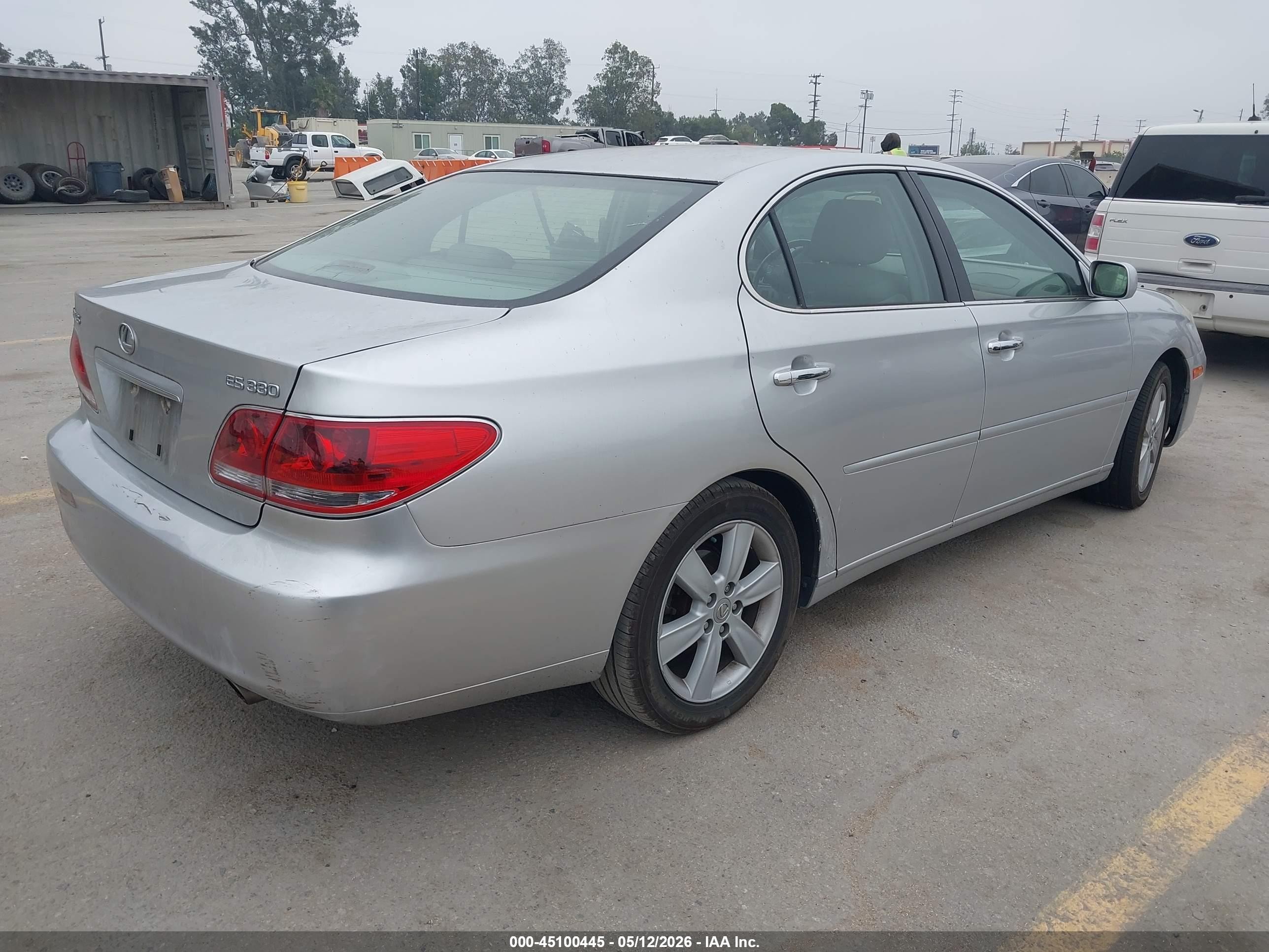 2005 Lexus Es 330   Silver vin: JTHBA30G555085320