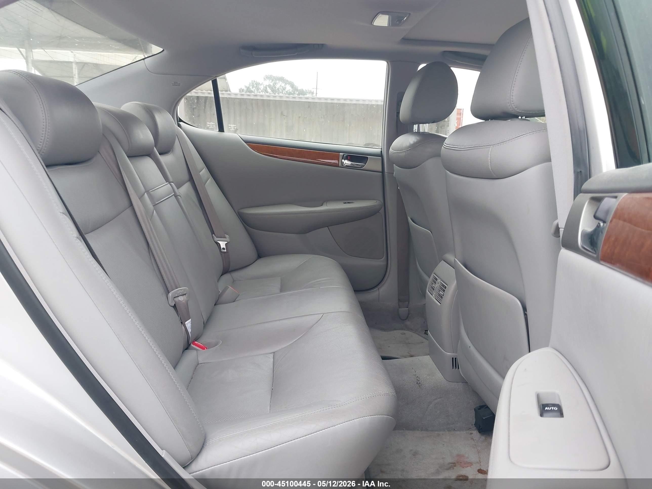 2005 Lexus Es 330   Silver vin: JTHBA30G555085320