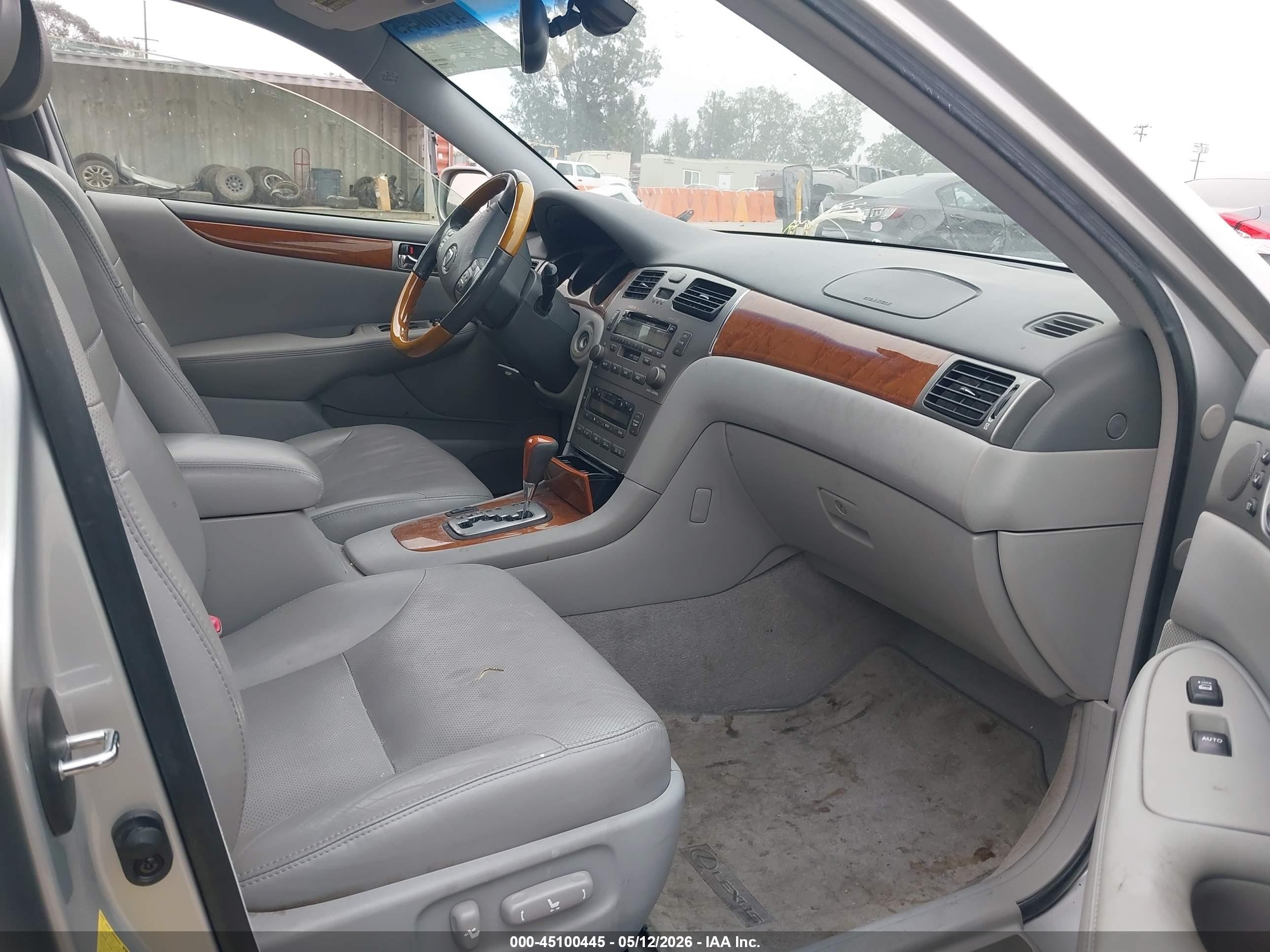 2005 Lexus Es 330   Silver vin: JTHBA30G555085320