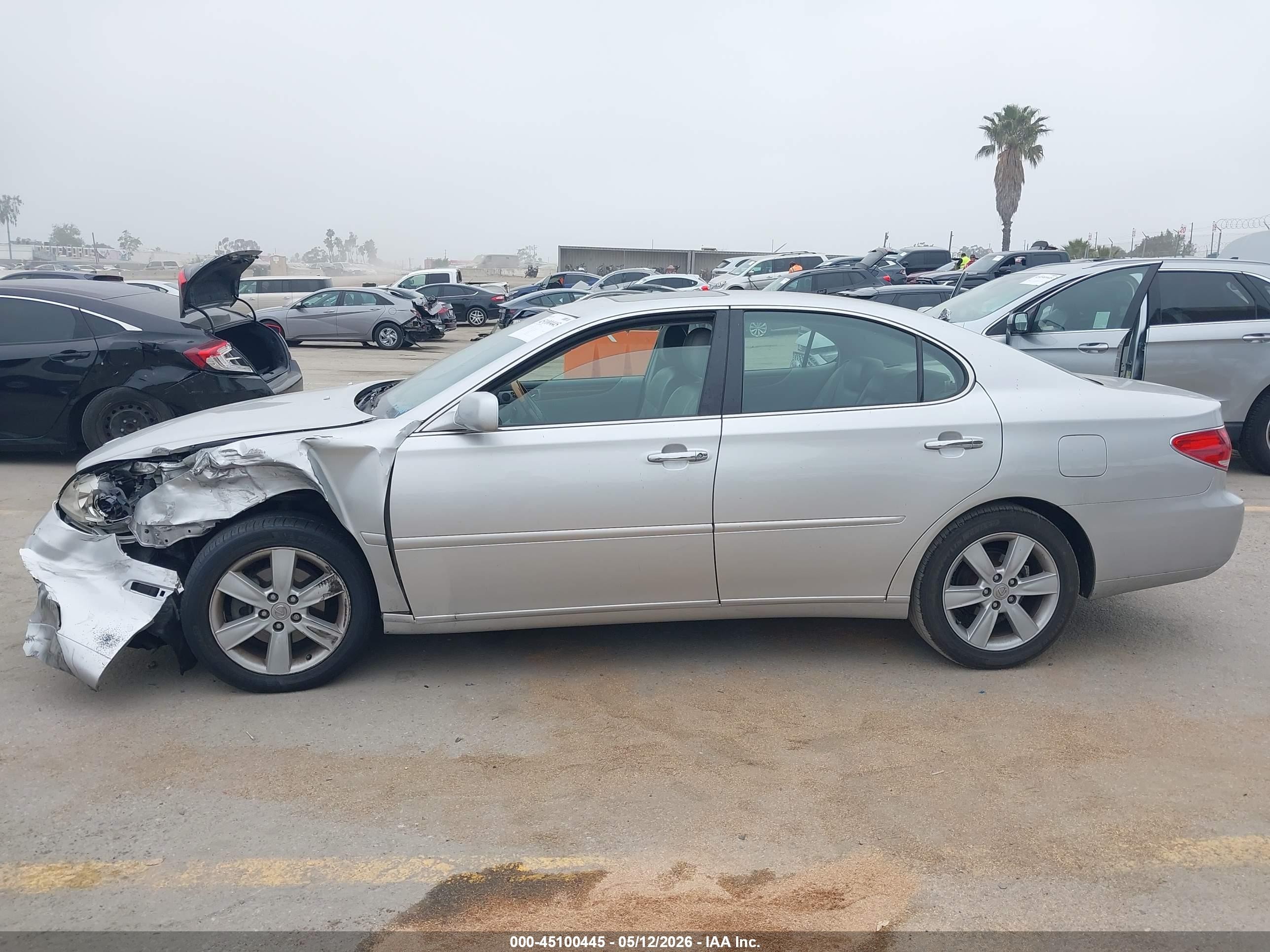 2005 Lexus Es 330   Silver vin: JTHBA30G555085320