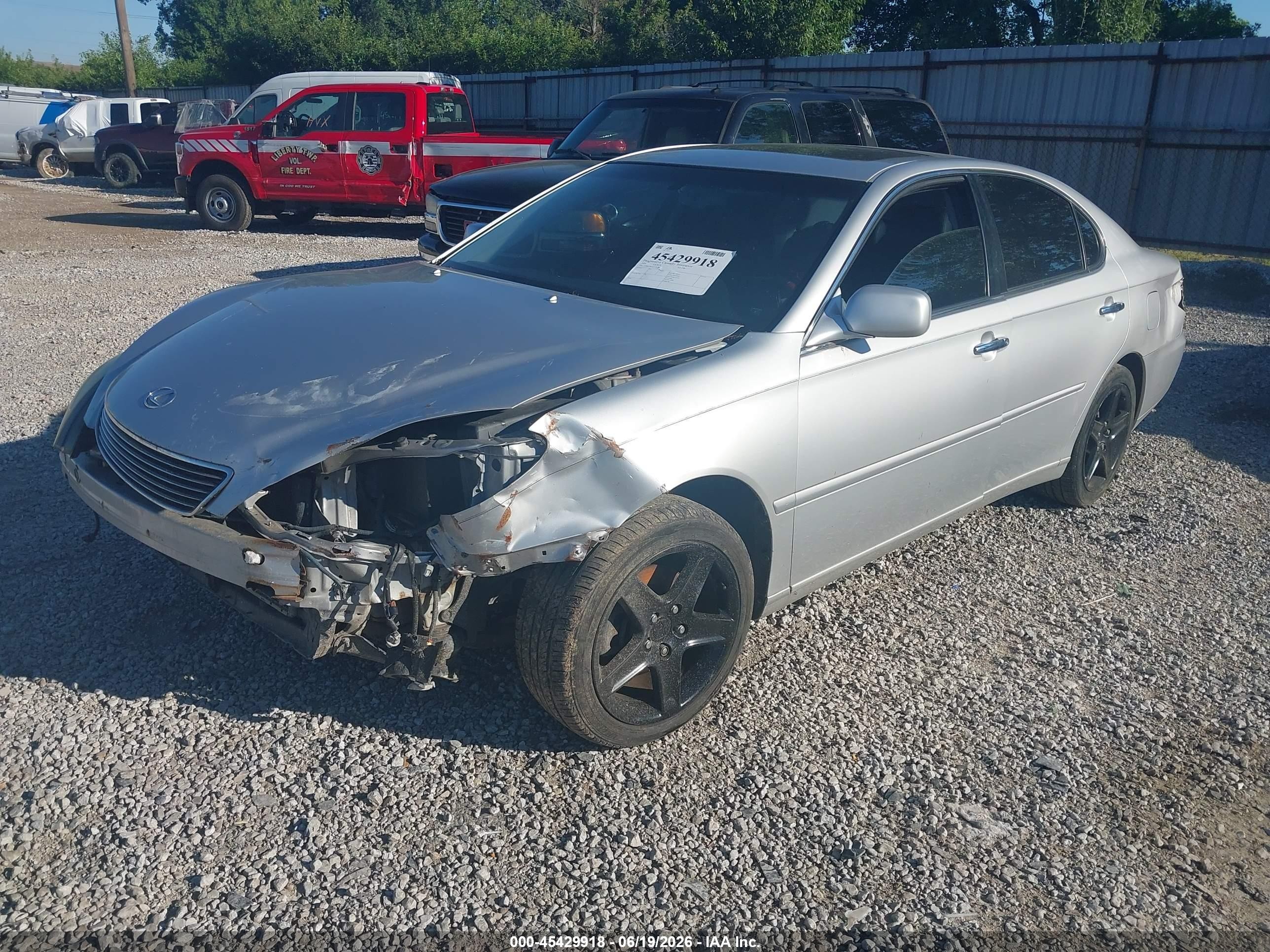 2005 Lexus Es 330   Серебряный vin: JTHBA30G555101581