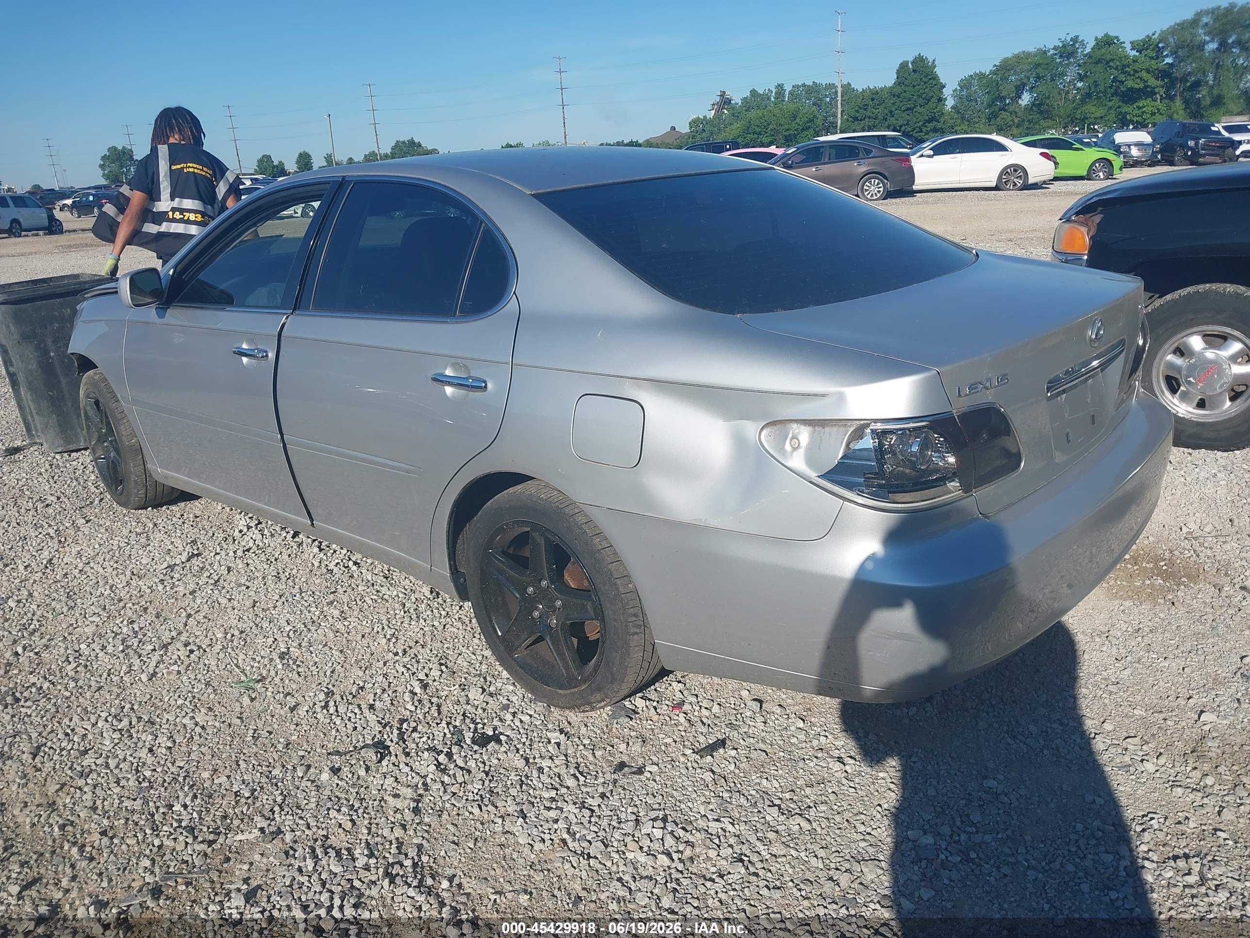 2005 Lexus Es 330   Серебряный vin: JTHBA30G555101581