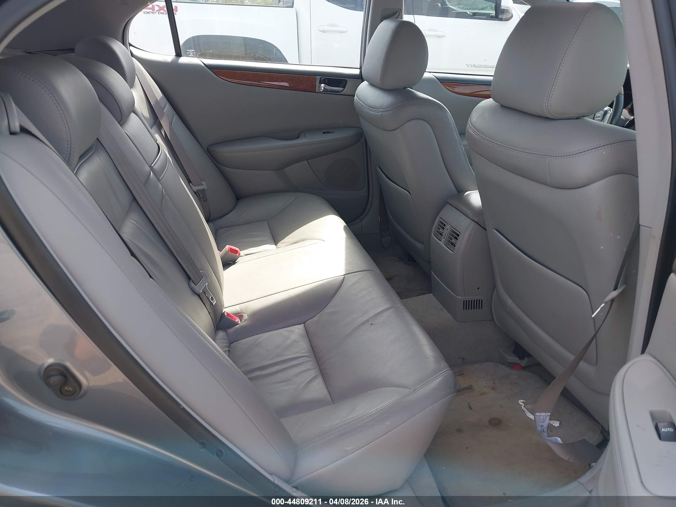 2005 Lexus Es 330   Green vin: JTHBA30G555105341