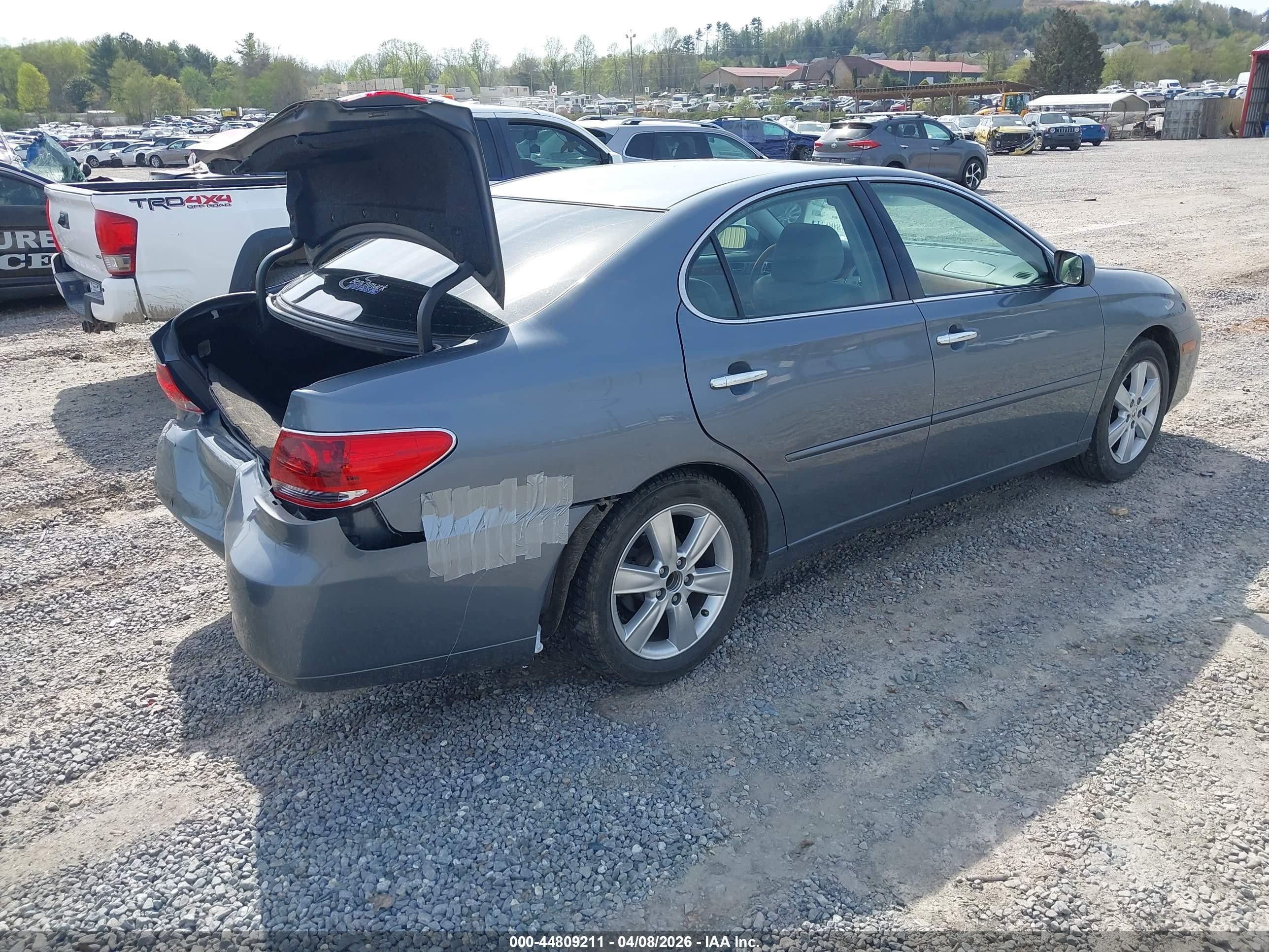 2005 Lexus Es 330   Green vin: JTHBA30G555105341