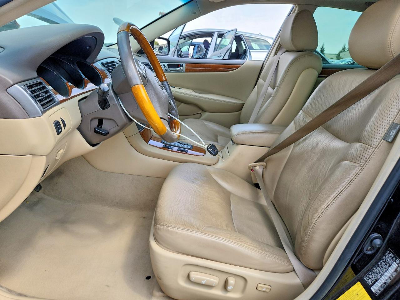 2005 Lexus Es 330 Black vin: JTHBA30G555133401