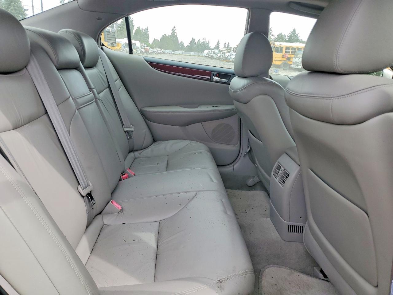 2004 Lexus Es 330 Silver vin: JTHBA30G640019578