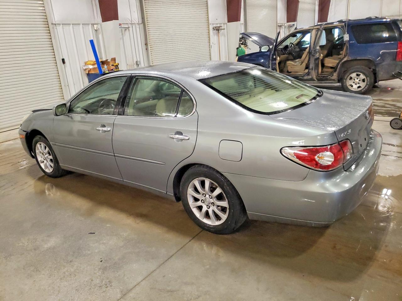 2004 Lexus Es 330 Зеленый vin: JTHBA30G645000354
