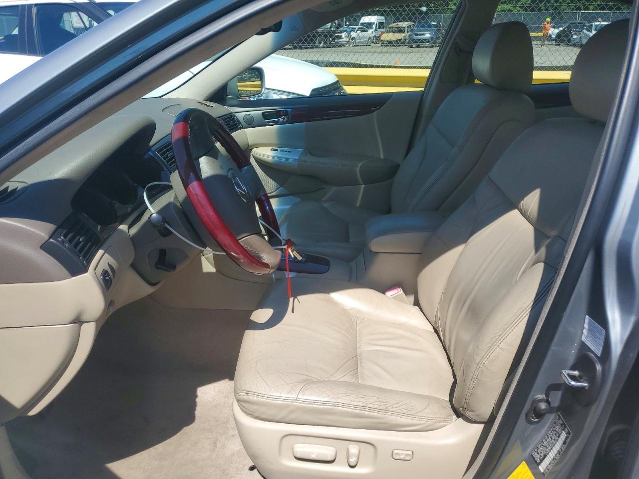 2004 Lexus Es 330 Silver vin: JTHBA30G645006932