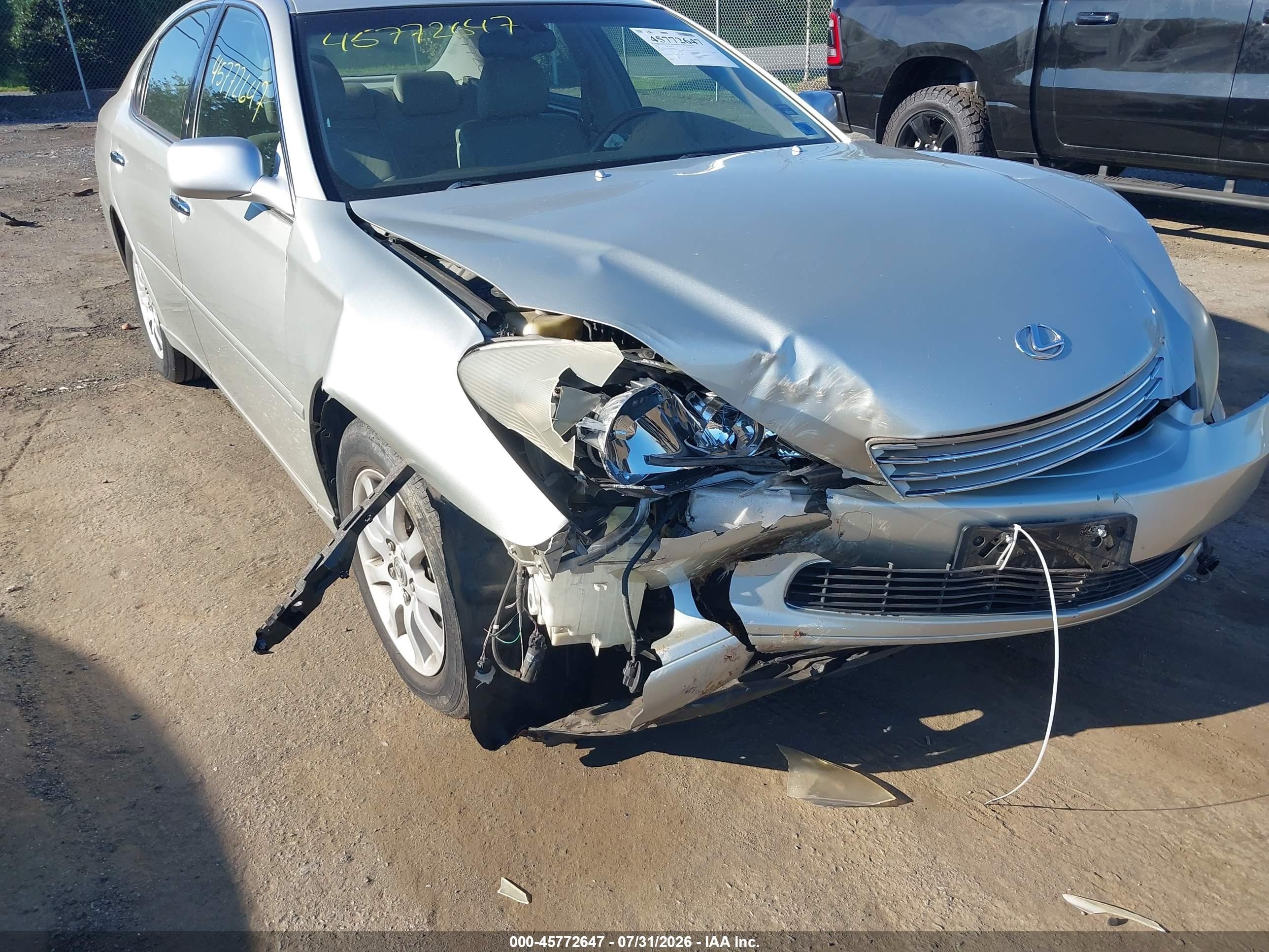 2004 Lexus Es 330   Silver vin: JTHBA30G645007272
