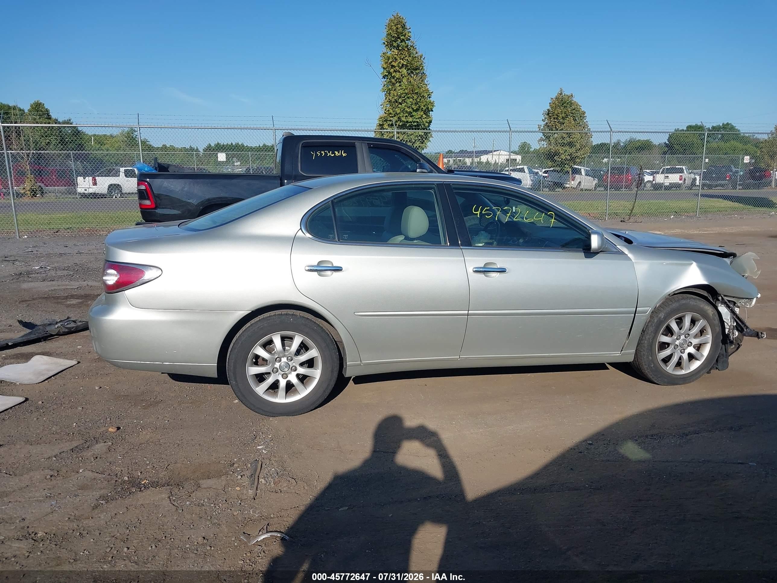 2004 Lexus Es 330   Silver vin: JTHBA30G645007272
