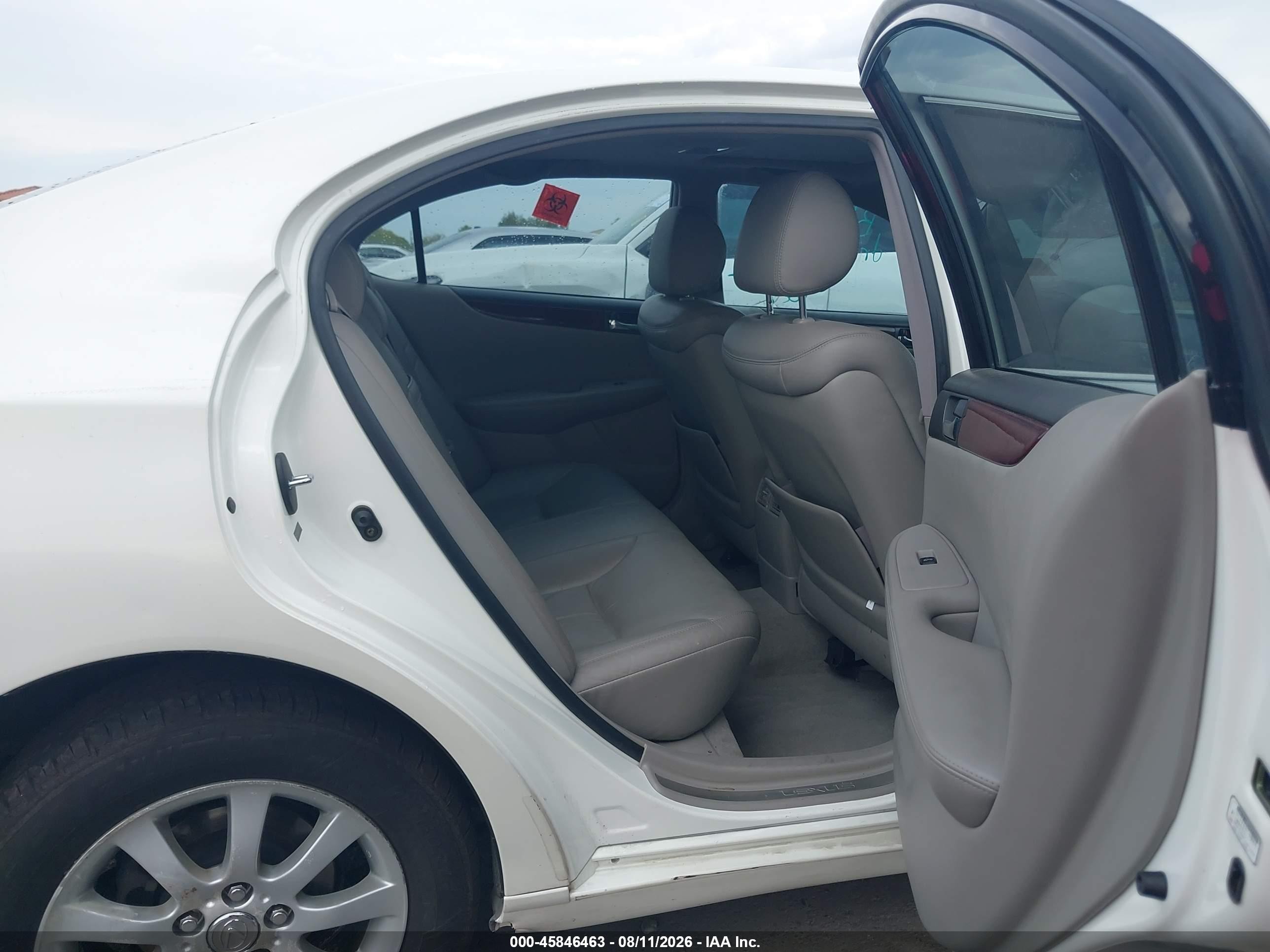 2004 Lexus Es 330   White vin: JTHBA30G645010804