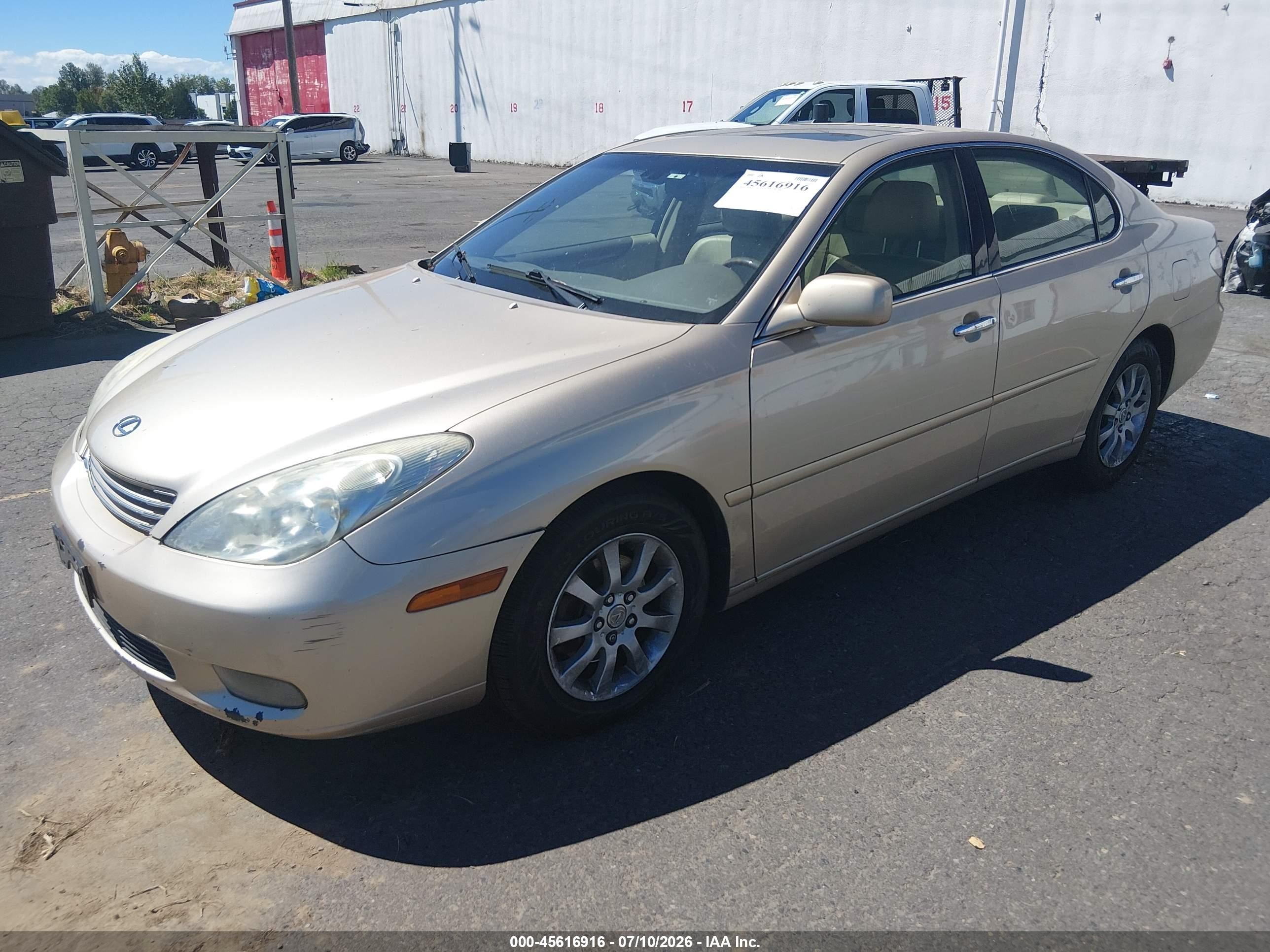 2004 Lexus Es 330   Gold vin: JTHBA30G645020197