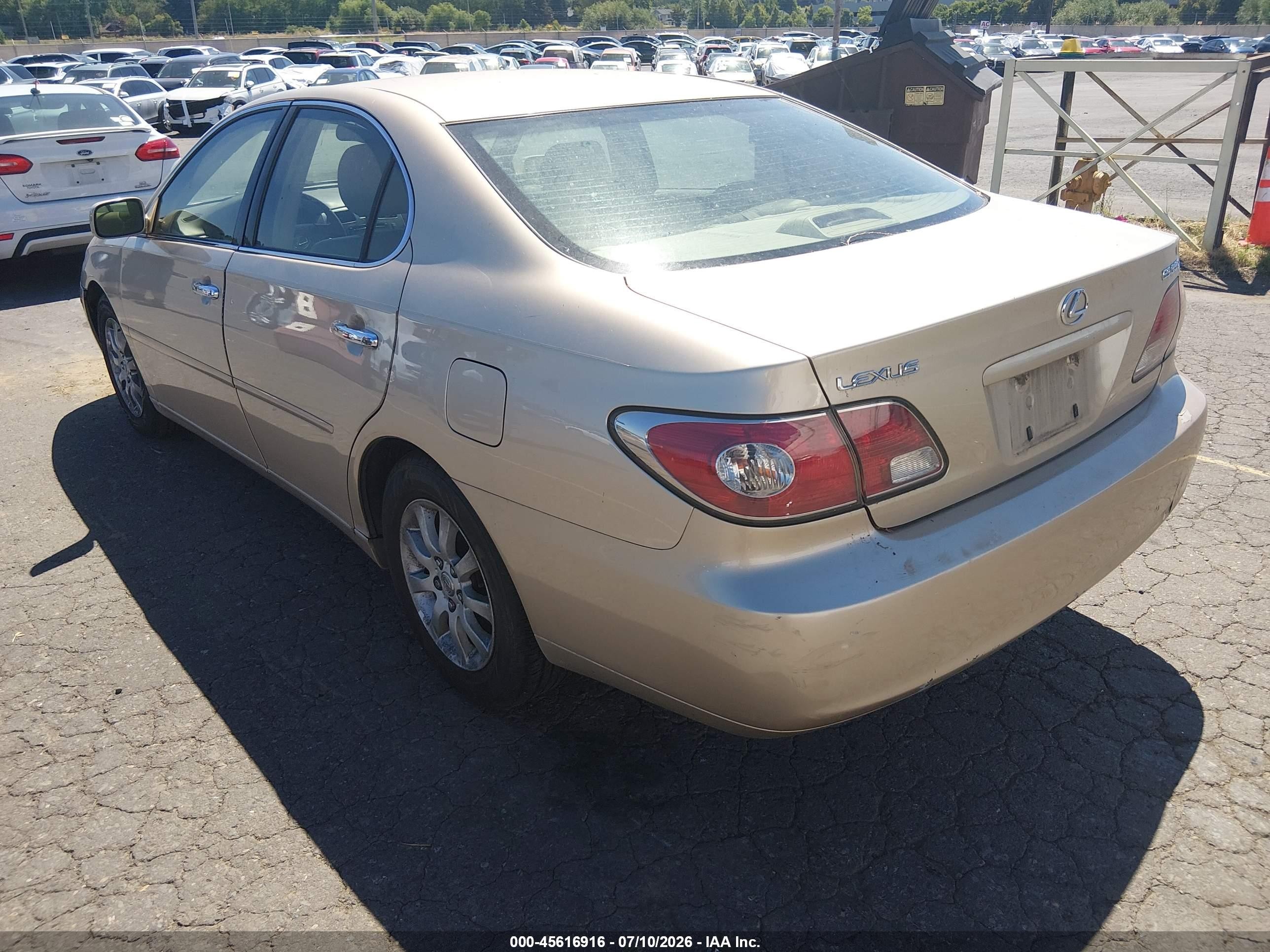 2004 Lexus Es 330   Gold vin: JTHBA30G645020197