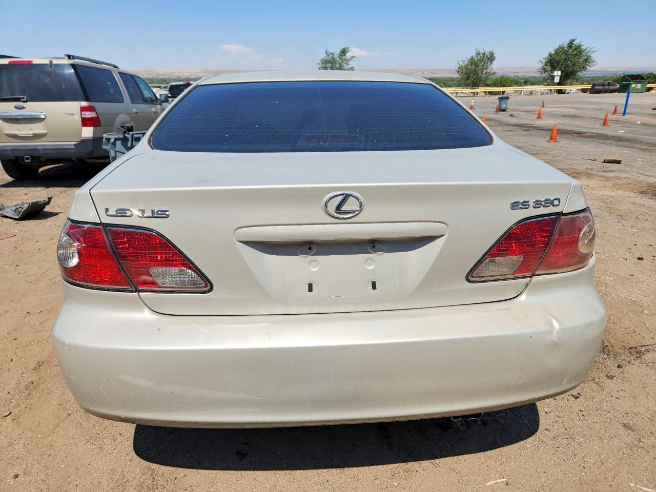 2004 Lexus Es 330 Beige vin: JTHBA30G645024864