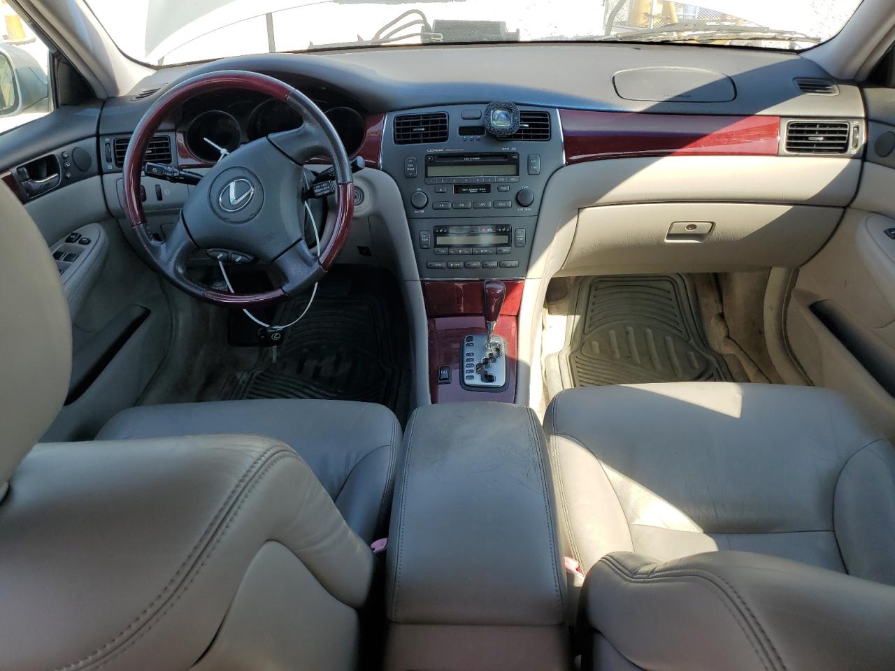 2004 Lexus Es 330 Silver vin: JTHBA30G645031250