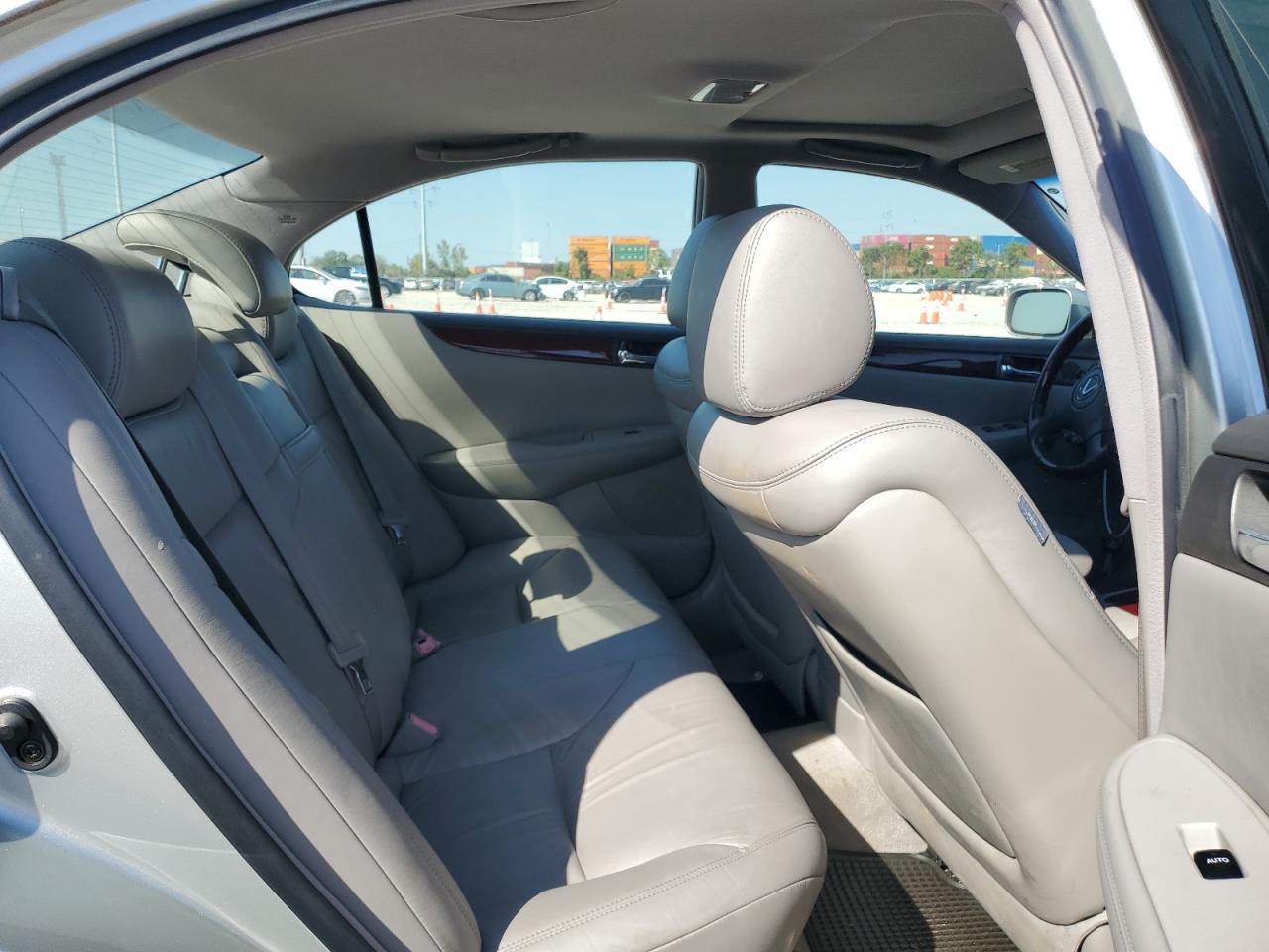 2004 Lexus Es 330 Silver vin: JTHBA30G645031250