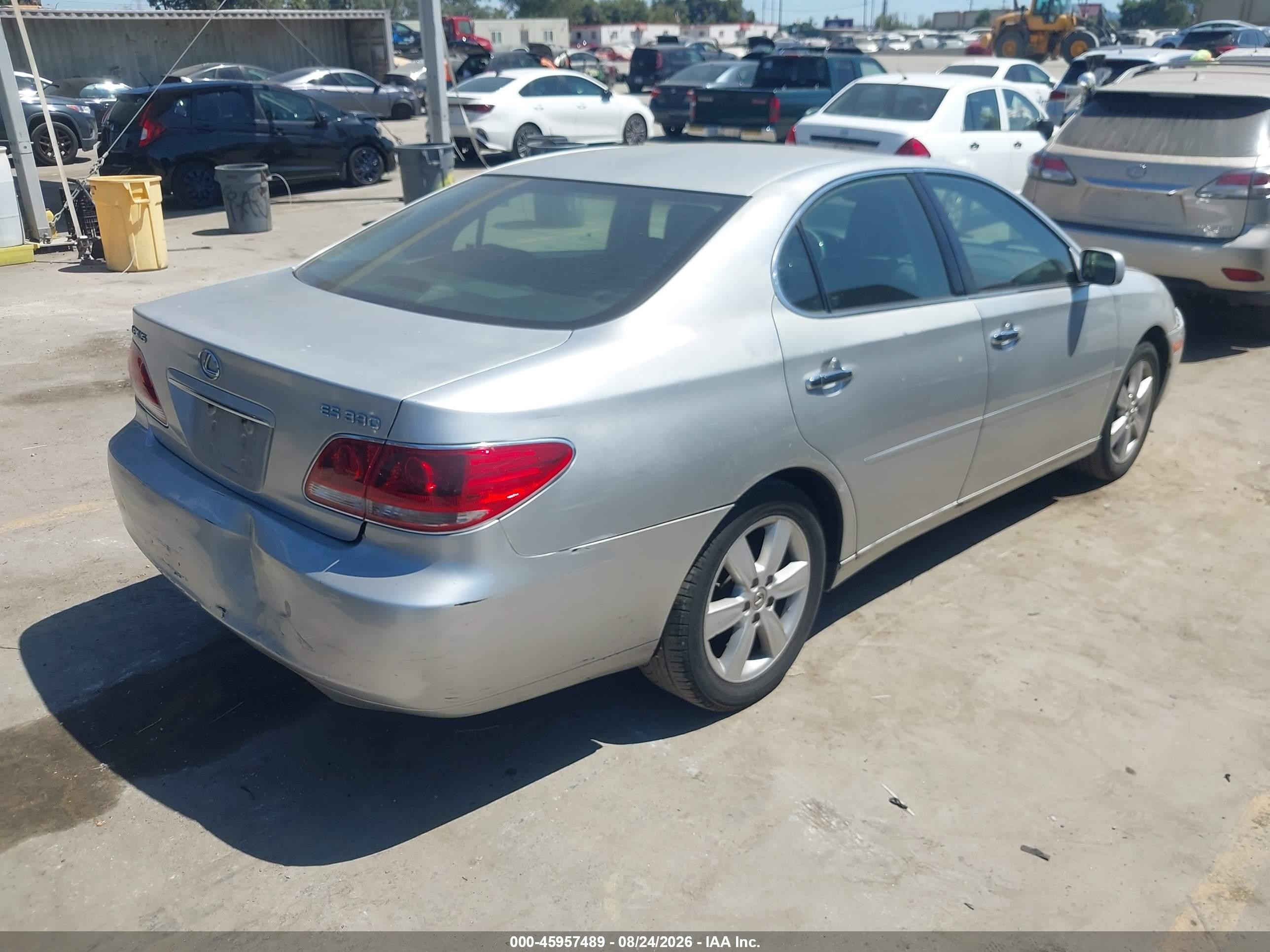 2005 Lexus Es 330   Silver vin: JTHBA30G655059261