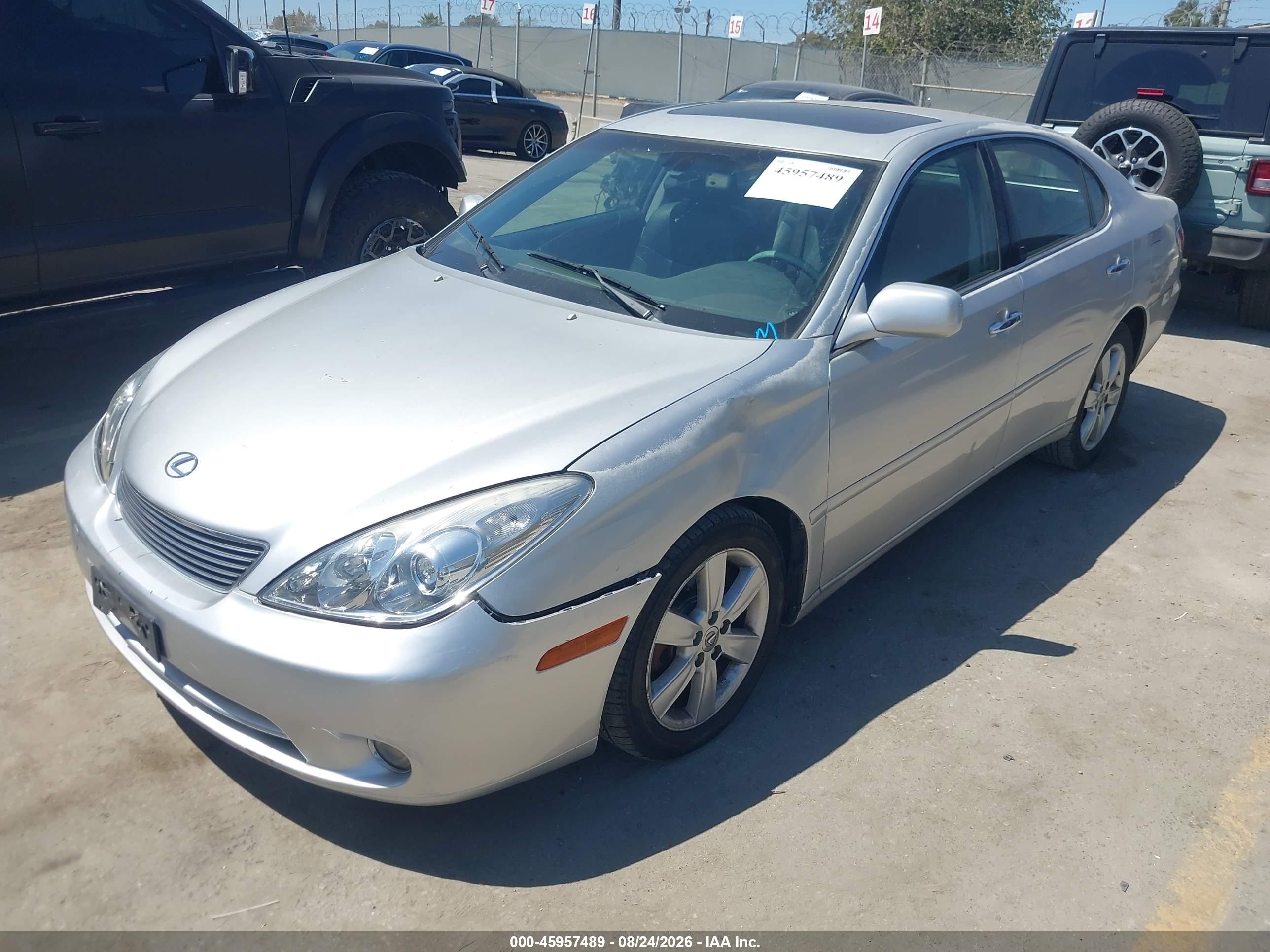 2005 Lexus Es 330   Silver vin: JTHBA30G655059261