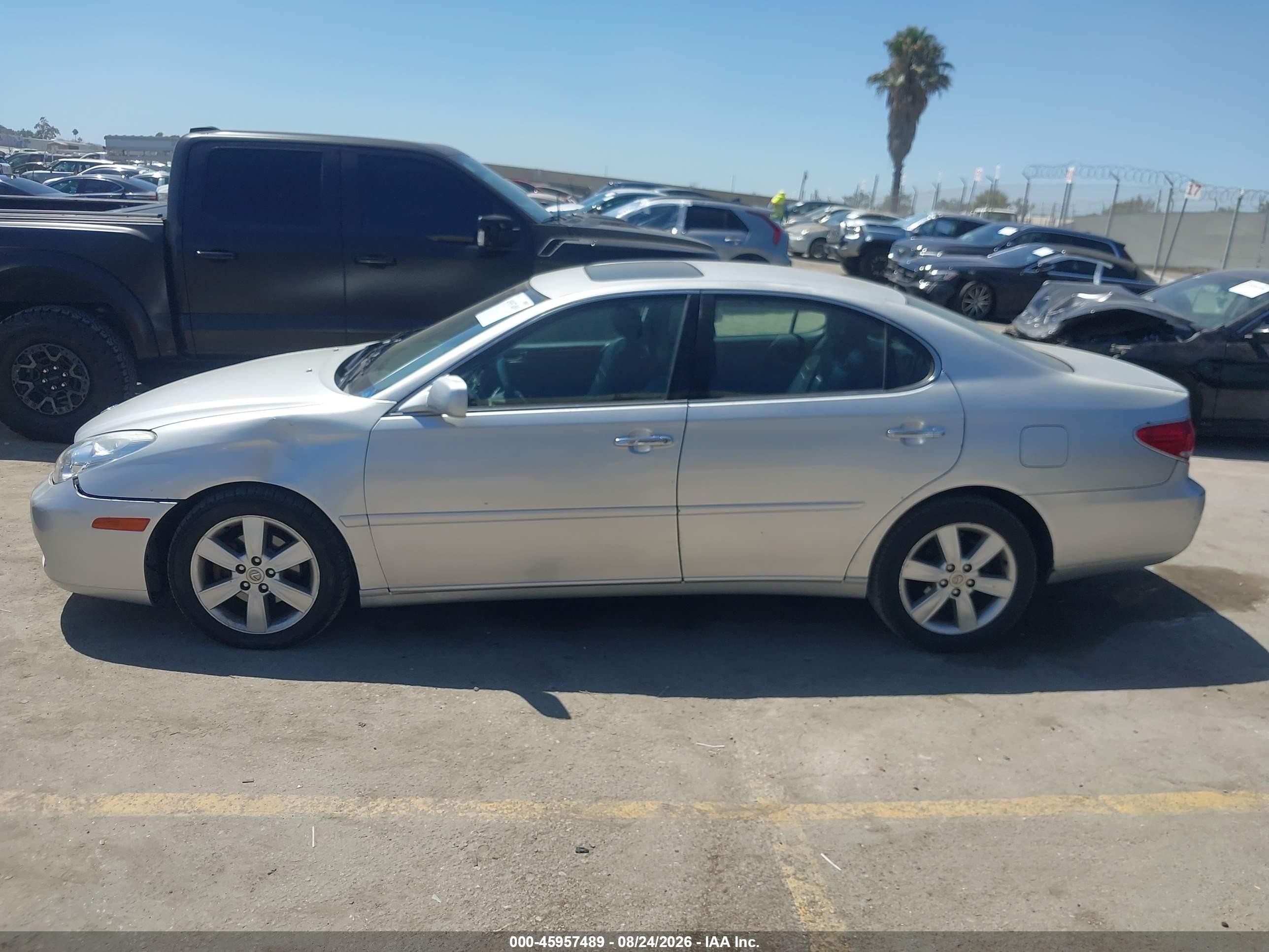 2005 Lexus Es 330   Silver vin: JTHBA30G655059261