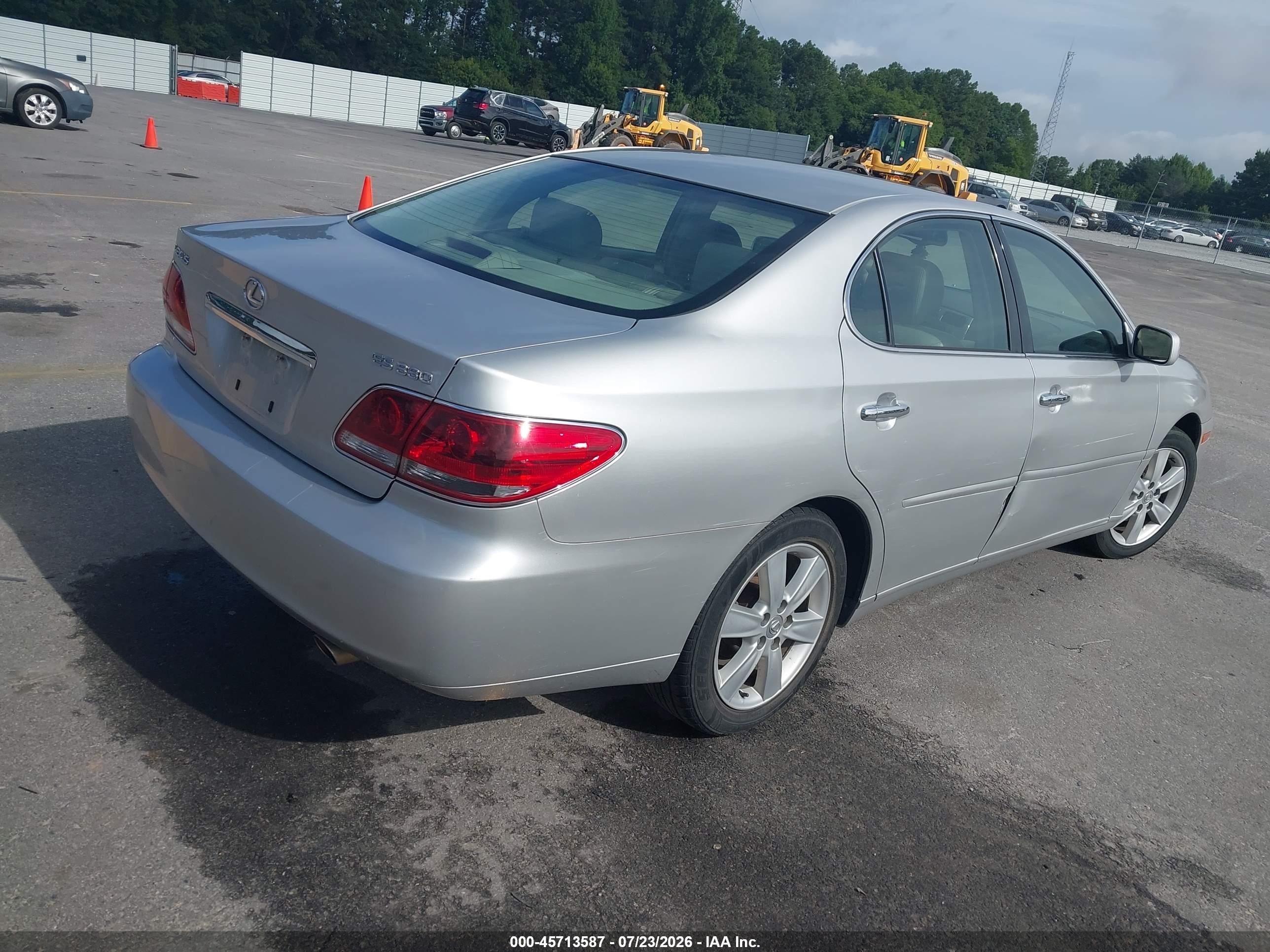 2005 Lexus Es 330   Silver vin: JTHBA30G655065237