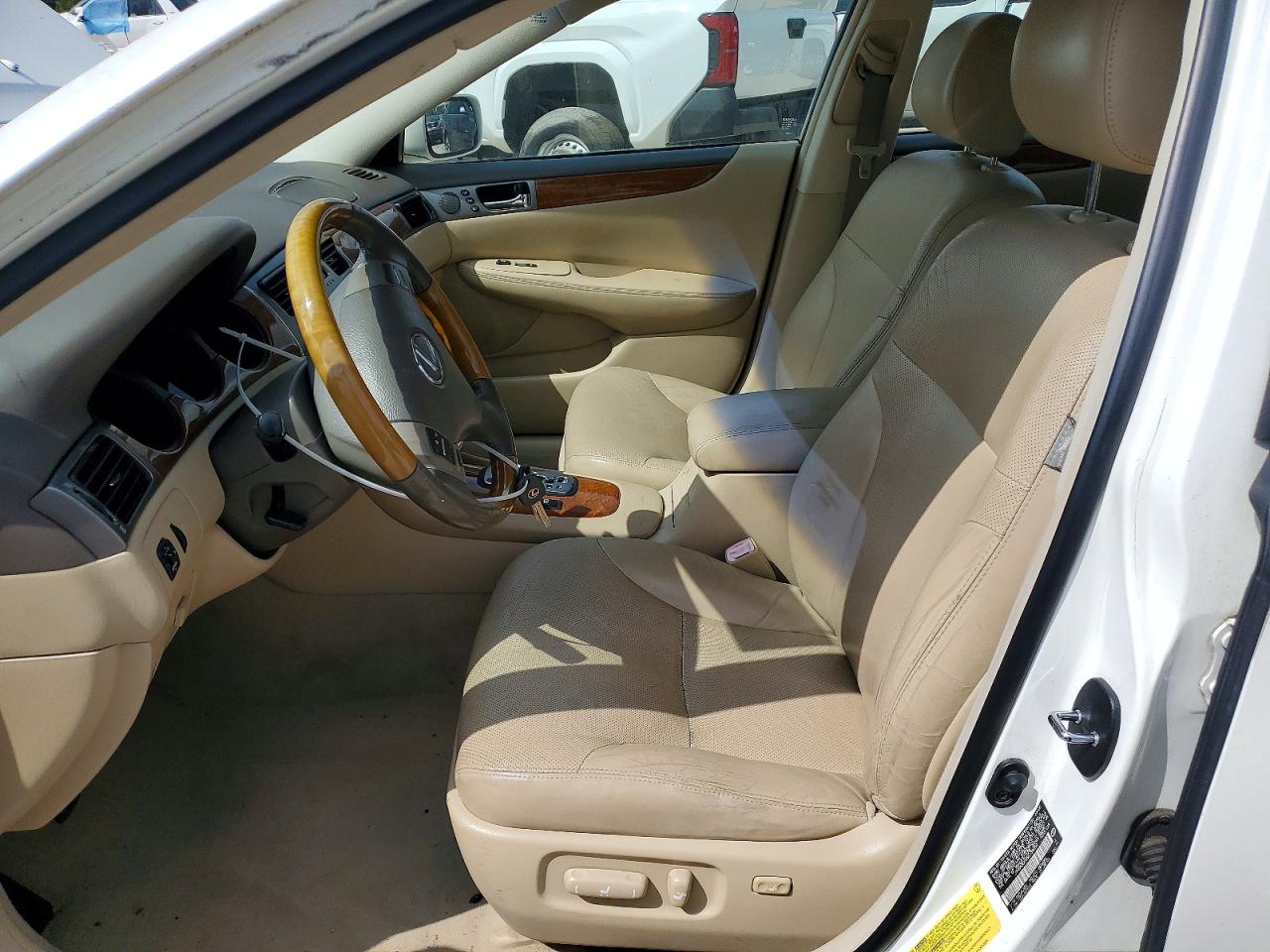 2005 Lexus Es 330 White vin: JTHBA30G655139059