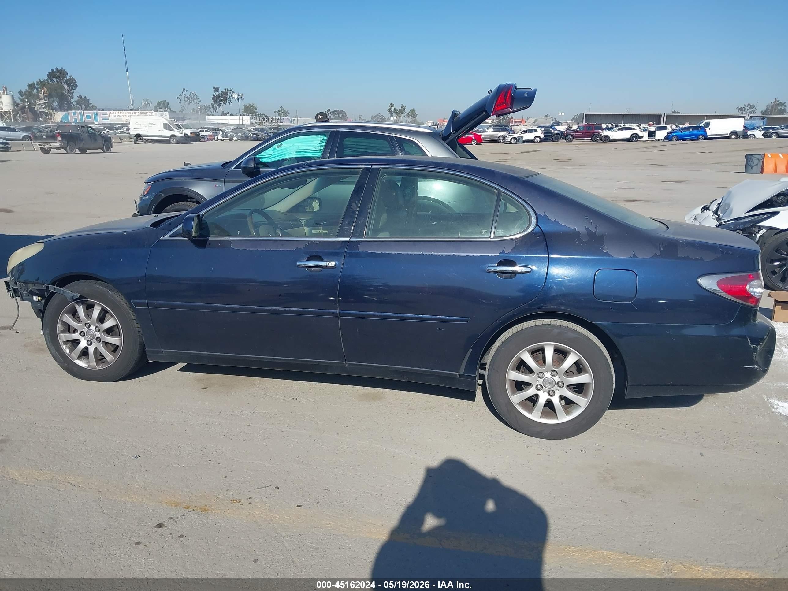 2004 Lexus Es 330 Dark Blue vin: JTHBA30G740008573